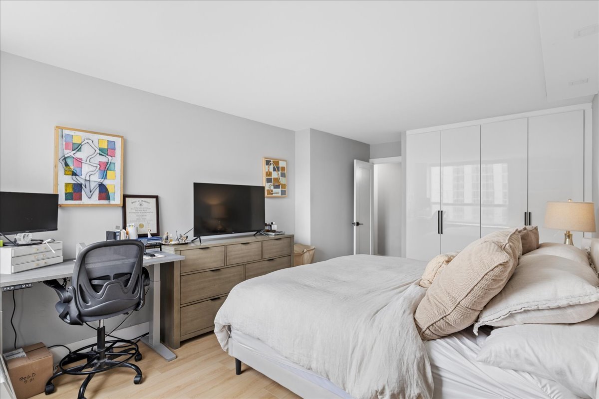 1355 N Sandburg Terrace Unit: 706D