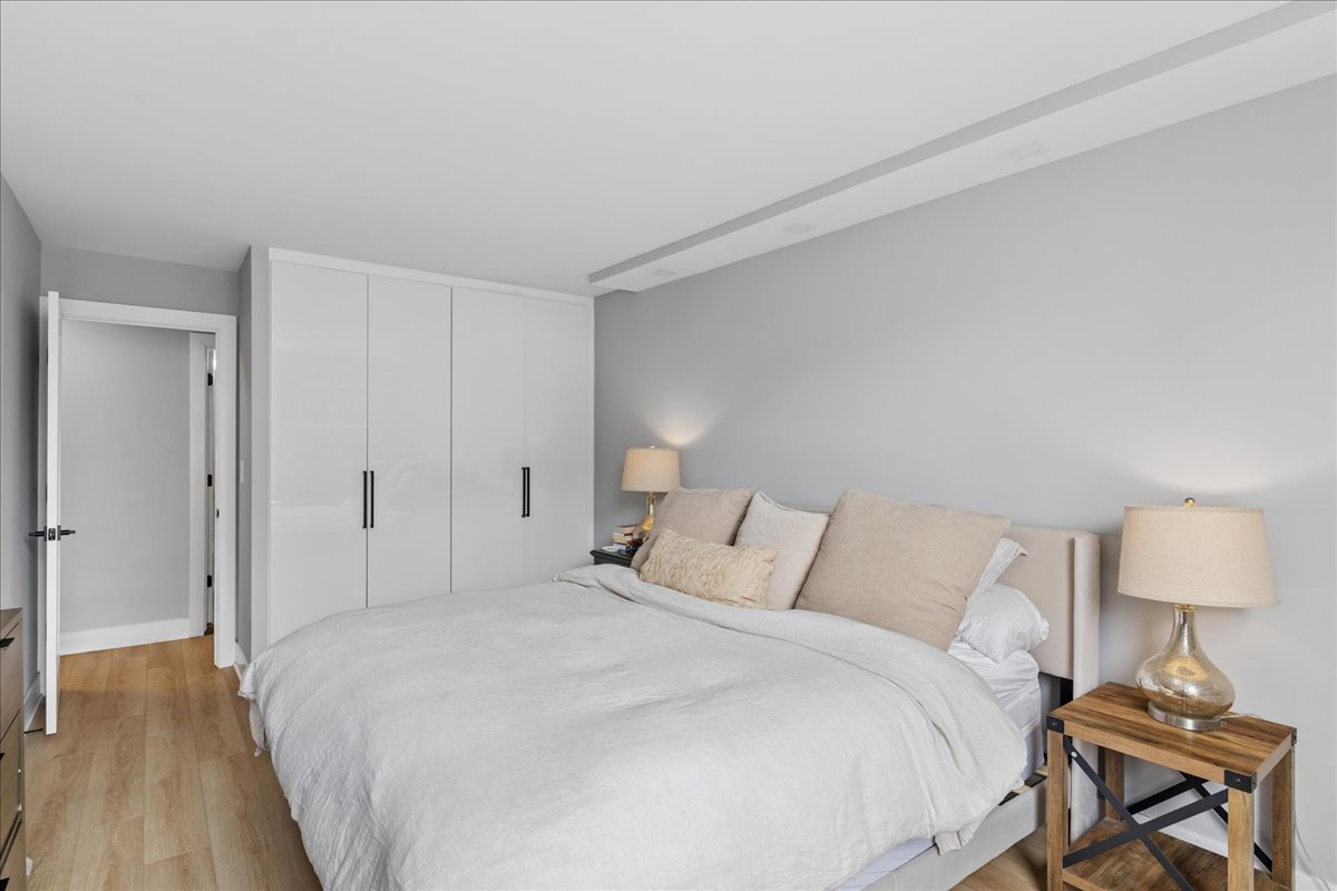 1355 N Sandburg Terrace Unit: 706D
