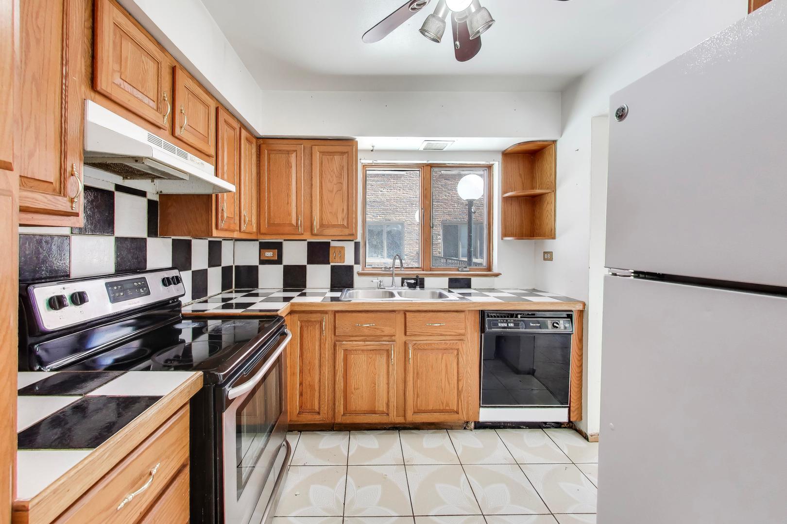7908 W North Avenue Unit: 201C