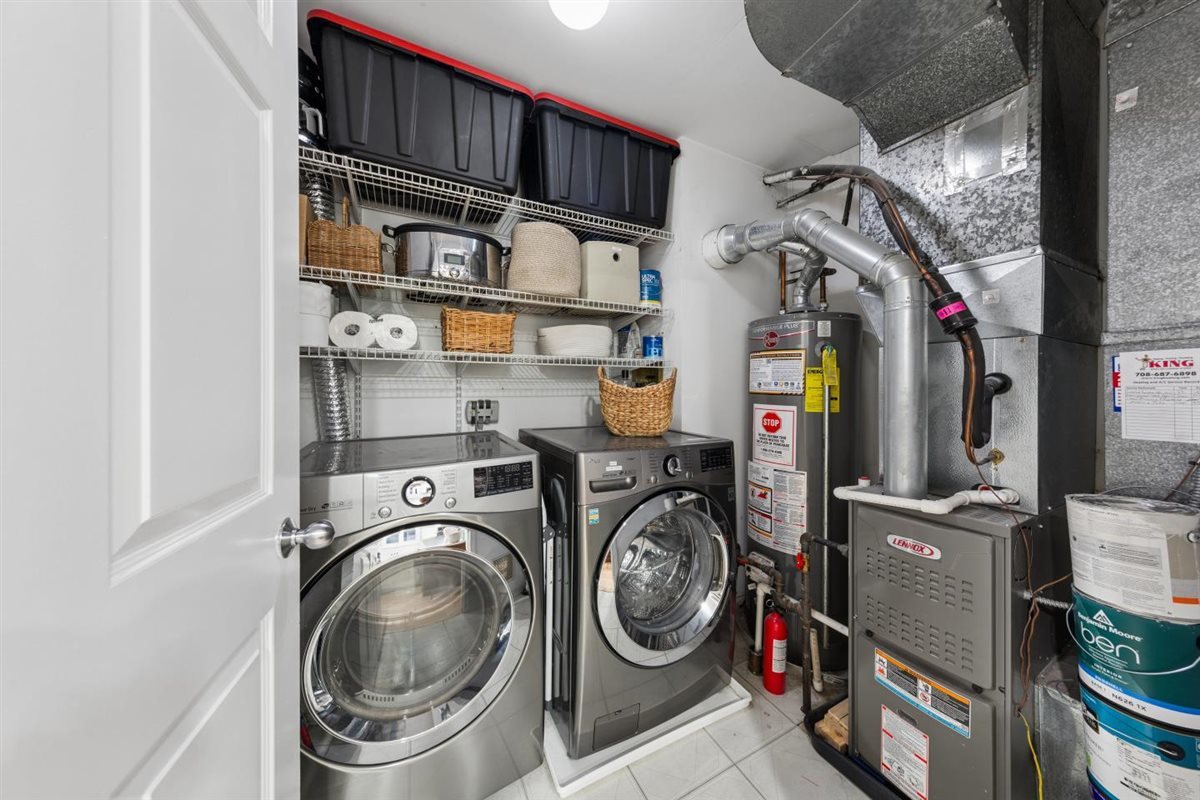 2555 N Southport Avenue Unit: 3