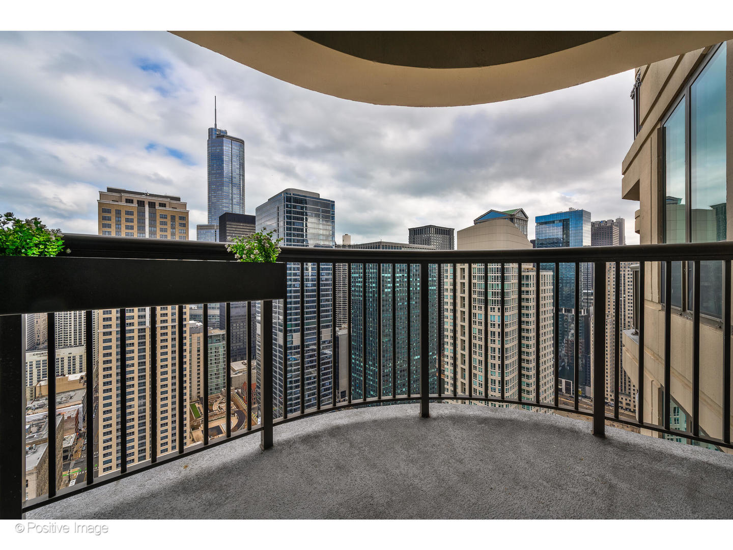 400 N Lasalle Boulevard Unit: 4402