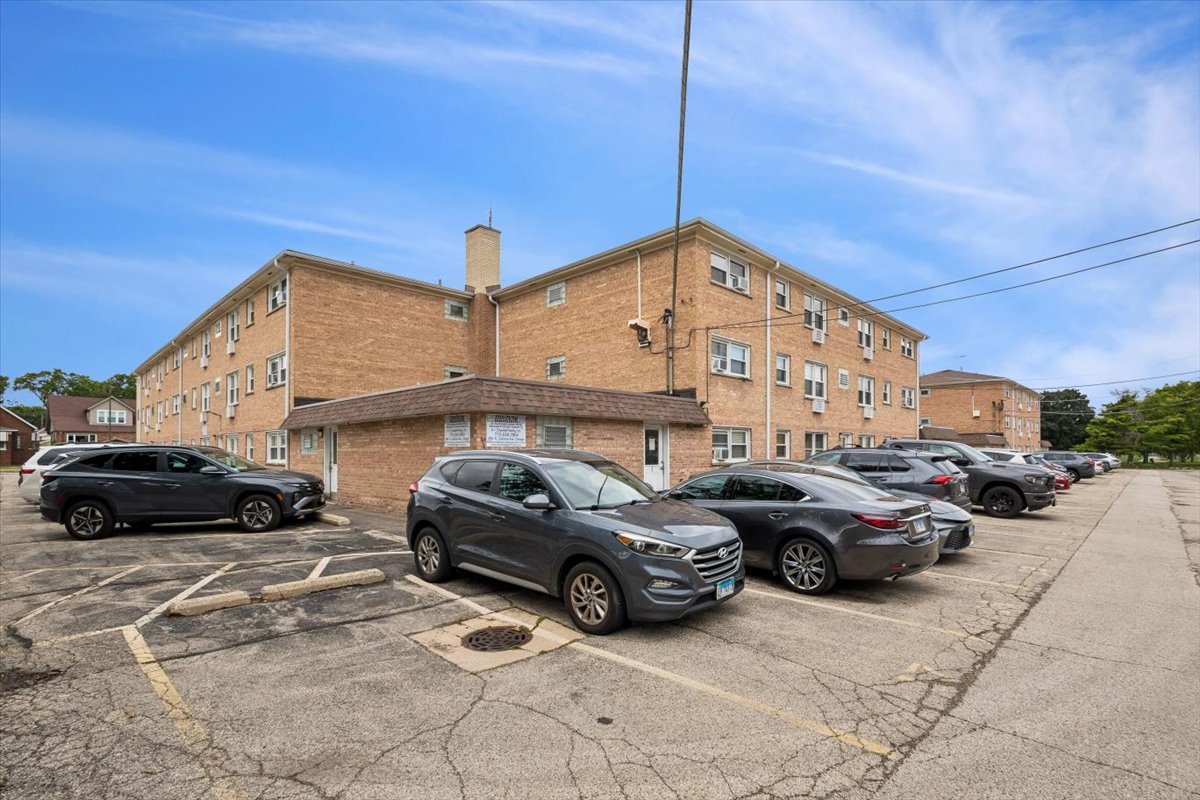 6551 N Harlem Avenue Unit: 3S