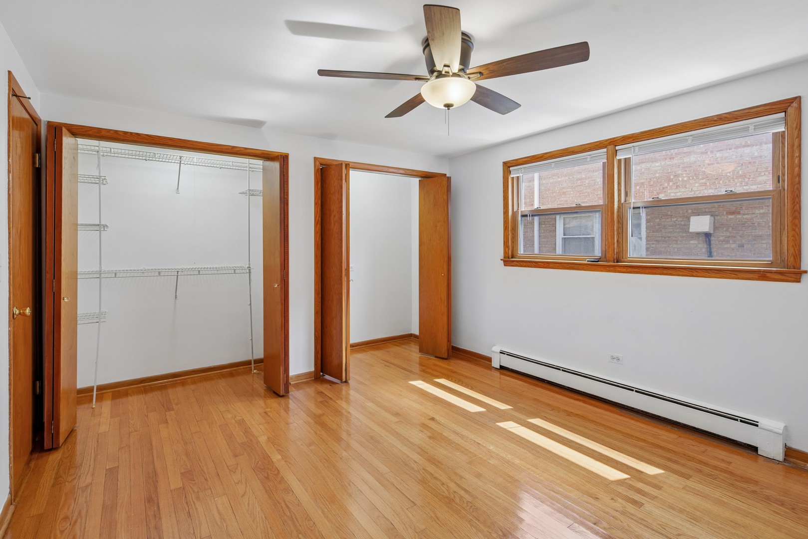 4928 N Lester Avenue Unit: 2B