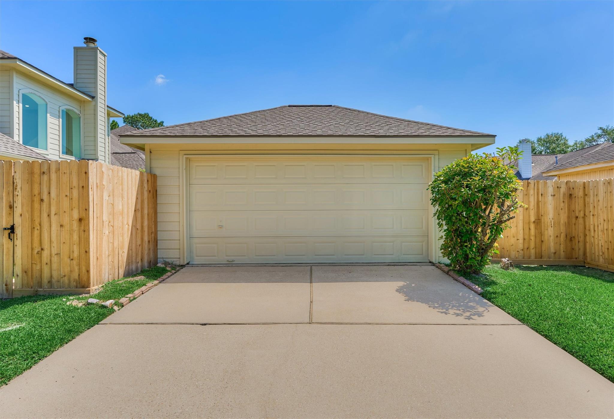 9915 Willow Crossing Drive