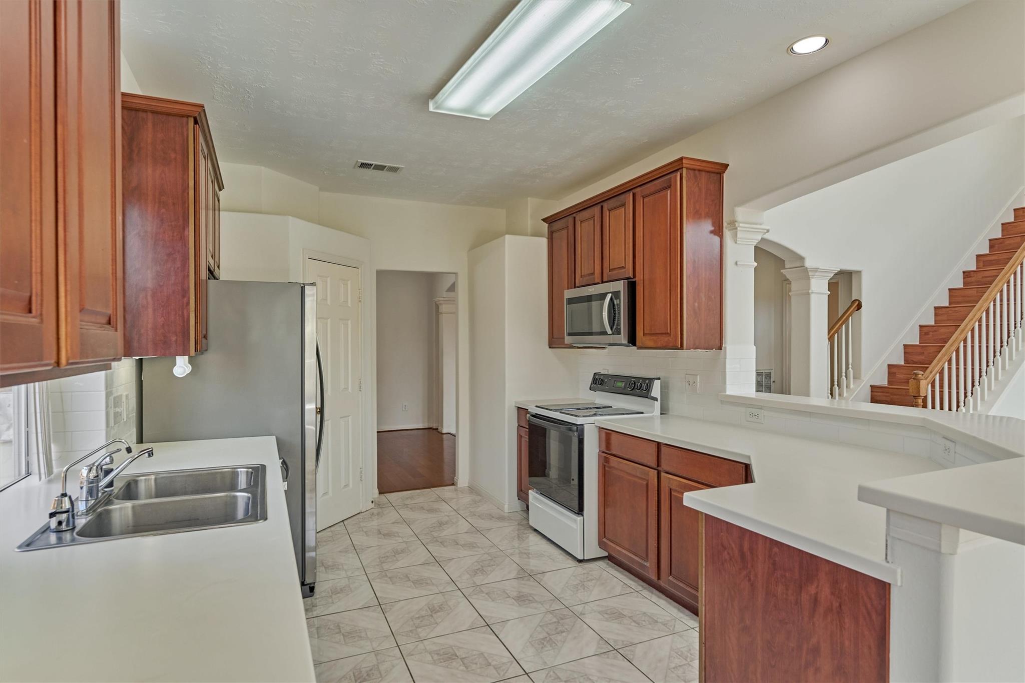 9915 Willow Crossing Drive