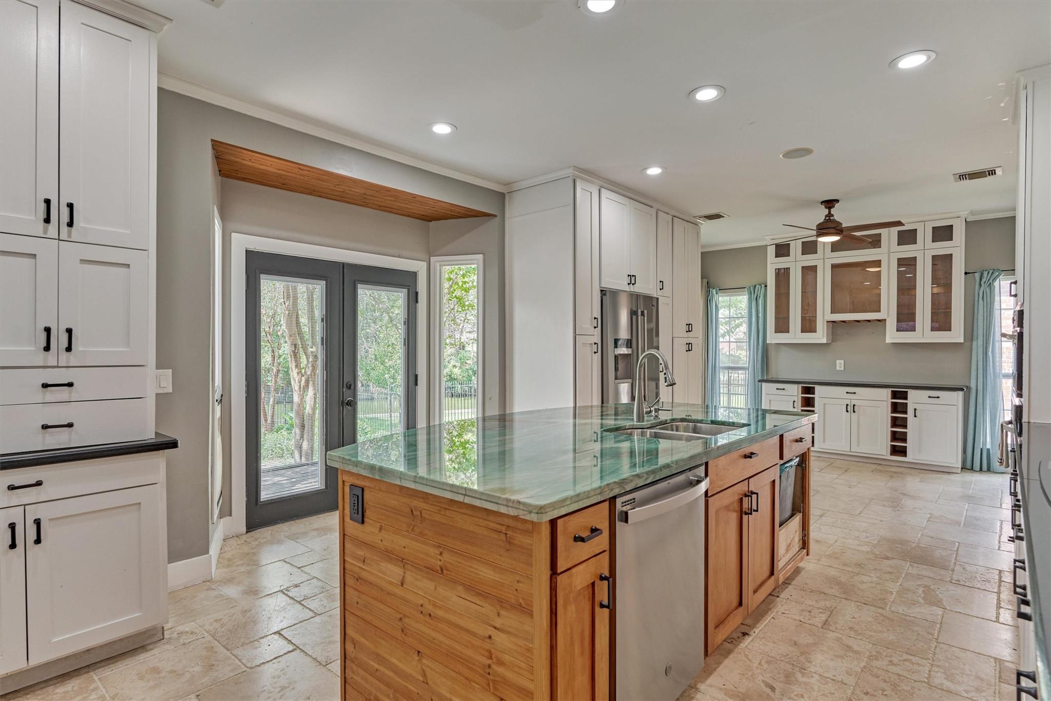 8710 Cross Country Drive