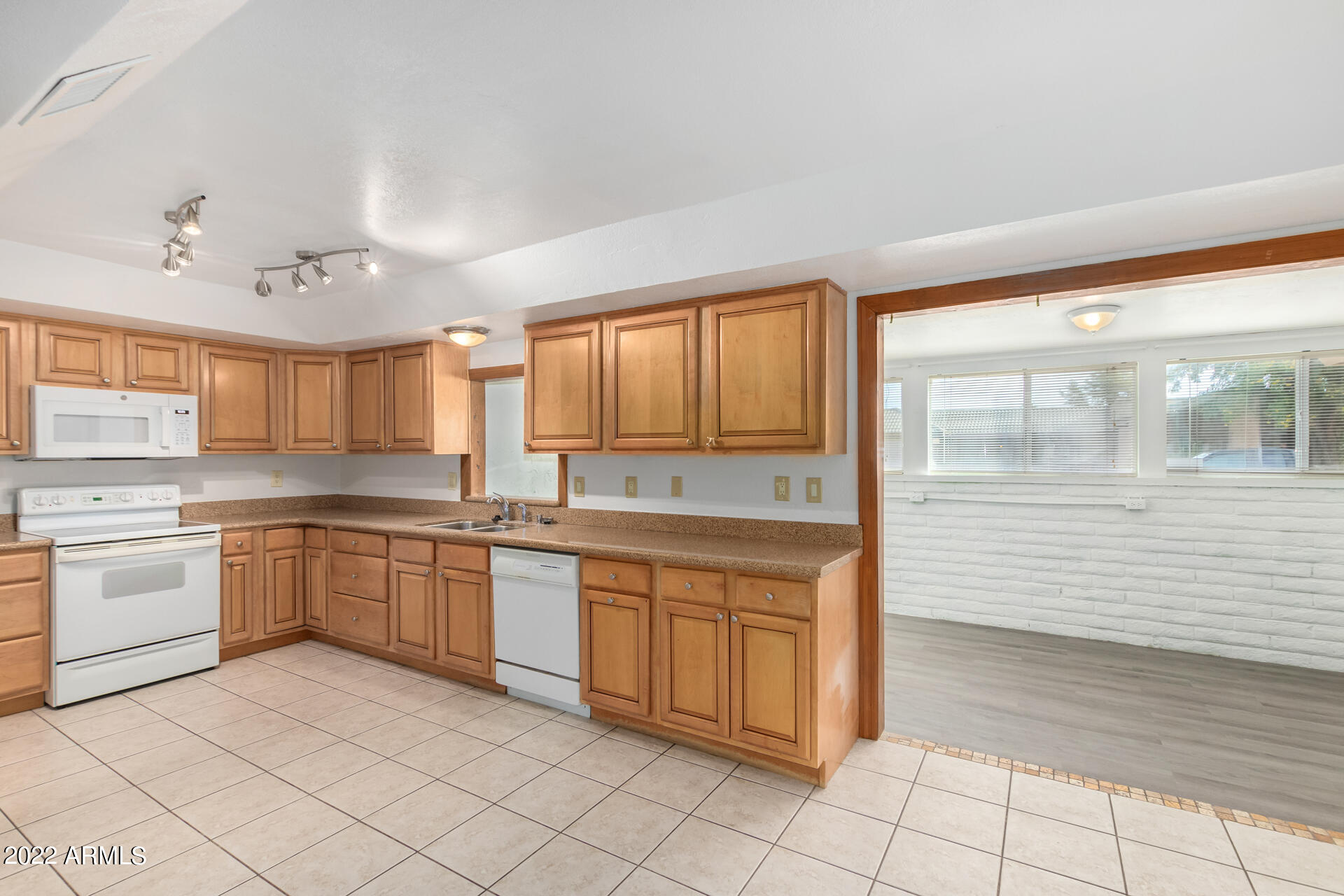 7803 E MACKENZIE Drive