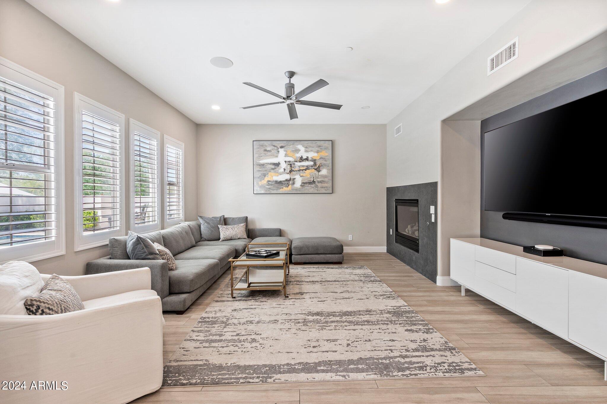 9421 E TRAILSIDE View