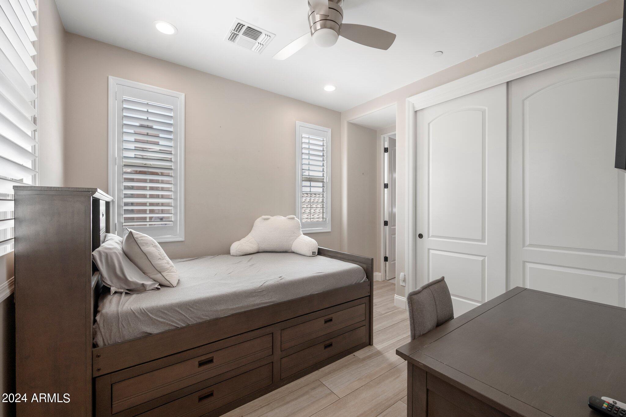 9421 E TRAILSIDE View