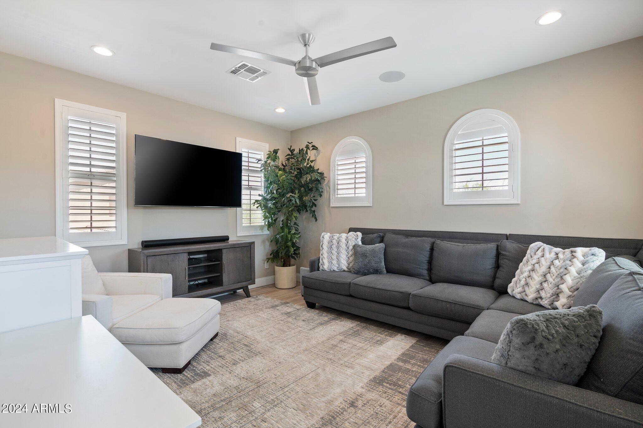 9421 E TRAILSIDE View