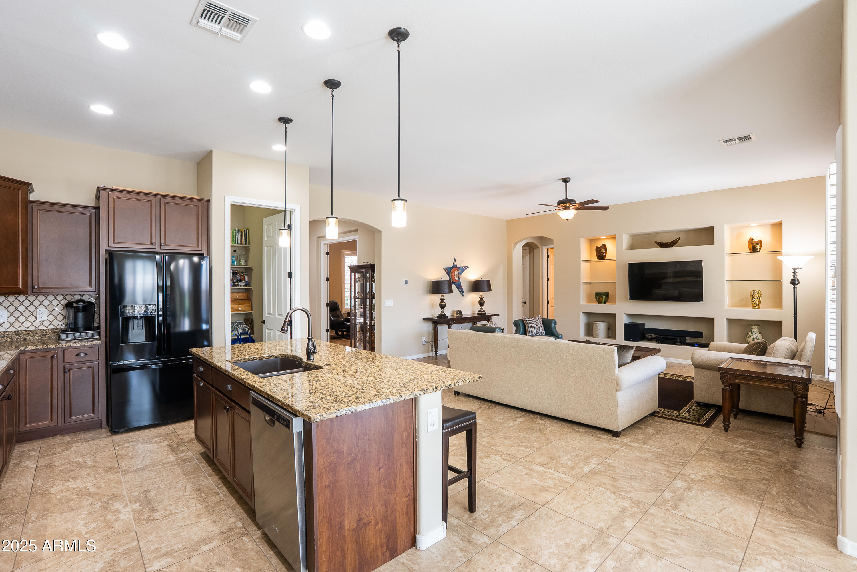 10657 E EVERGREEN Street, Mesa