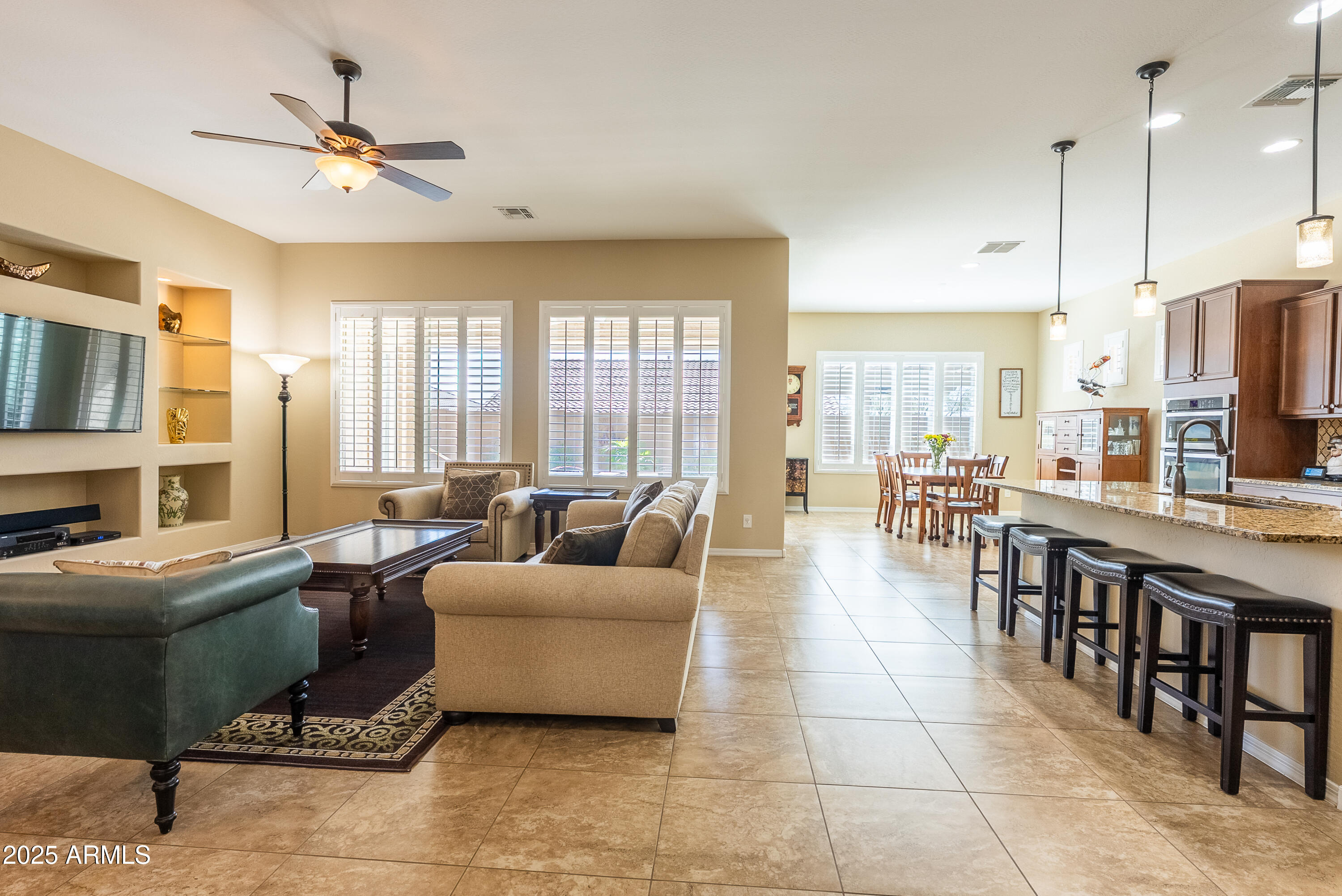 10657 E EVERGREEN Street, Mesa