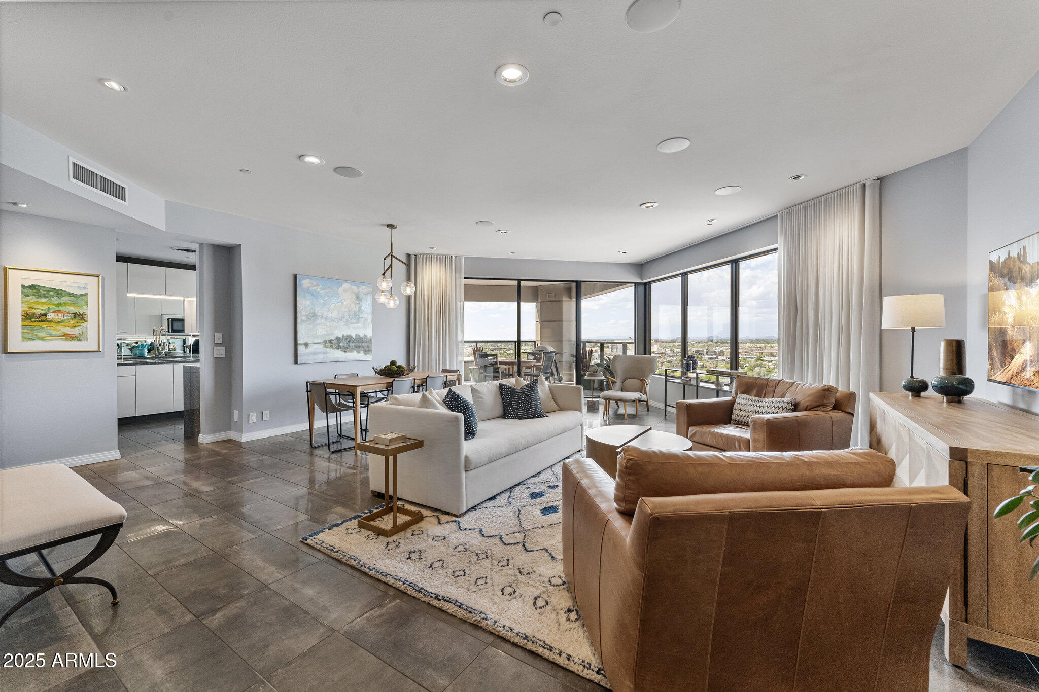 1040 E OSBORN Road, 1103