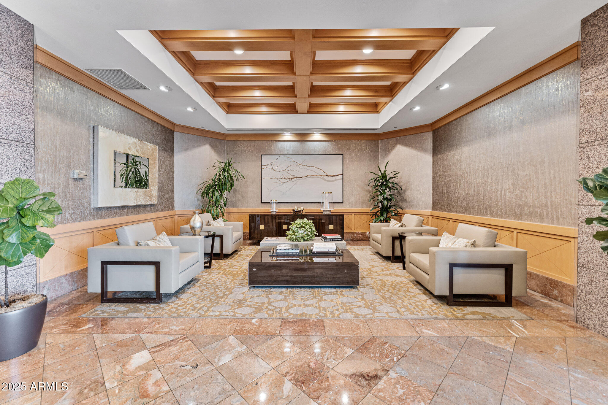 1040 E OSBORN Road, 1103