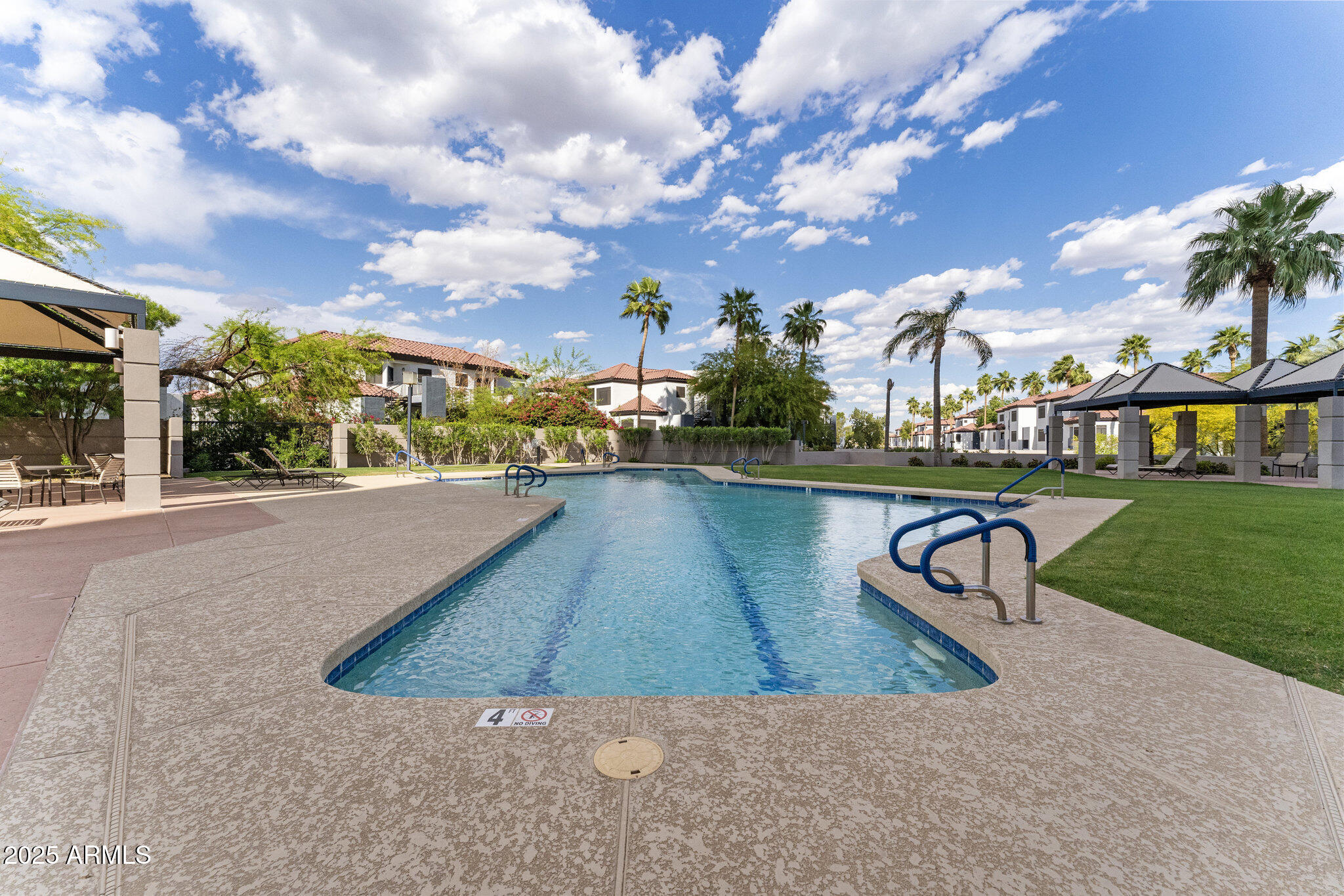 1040 E OSBORN Road, 1103