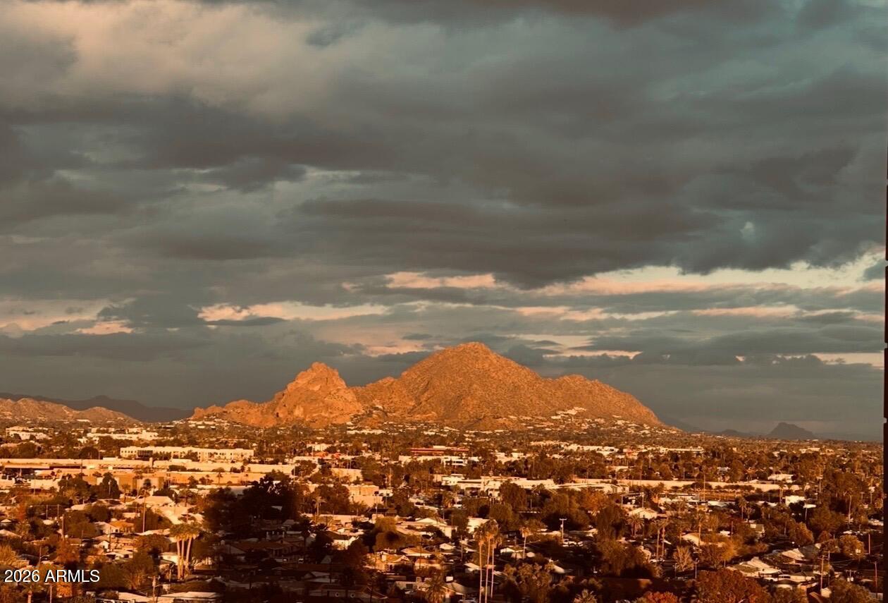 1040 E OSBORN Road, 1103