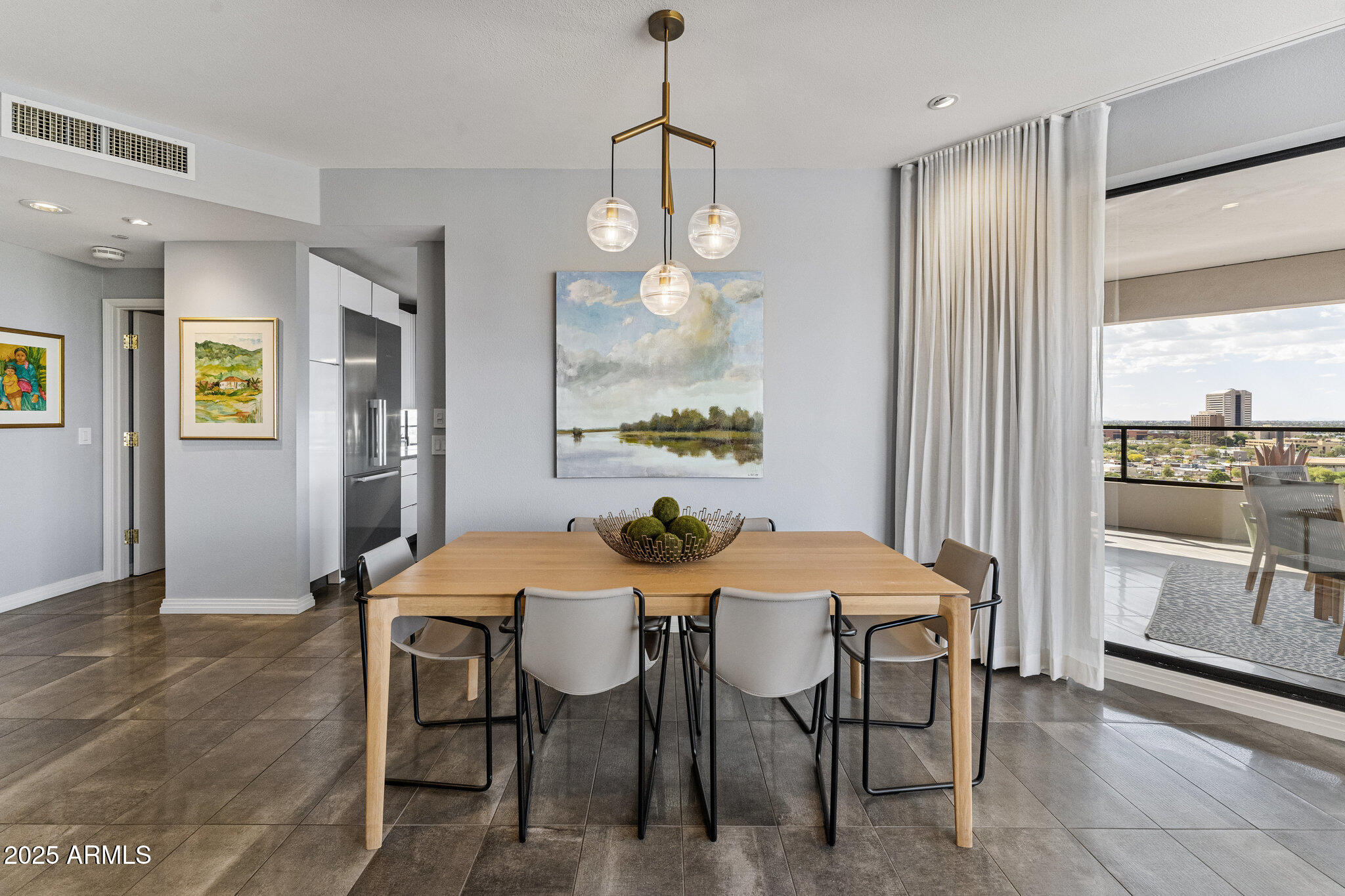 1040 E OSBORN Road, 1103