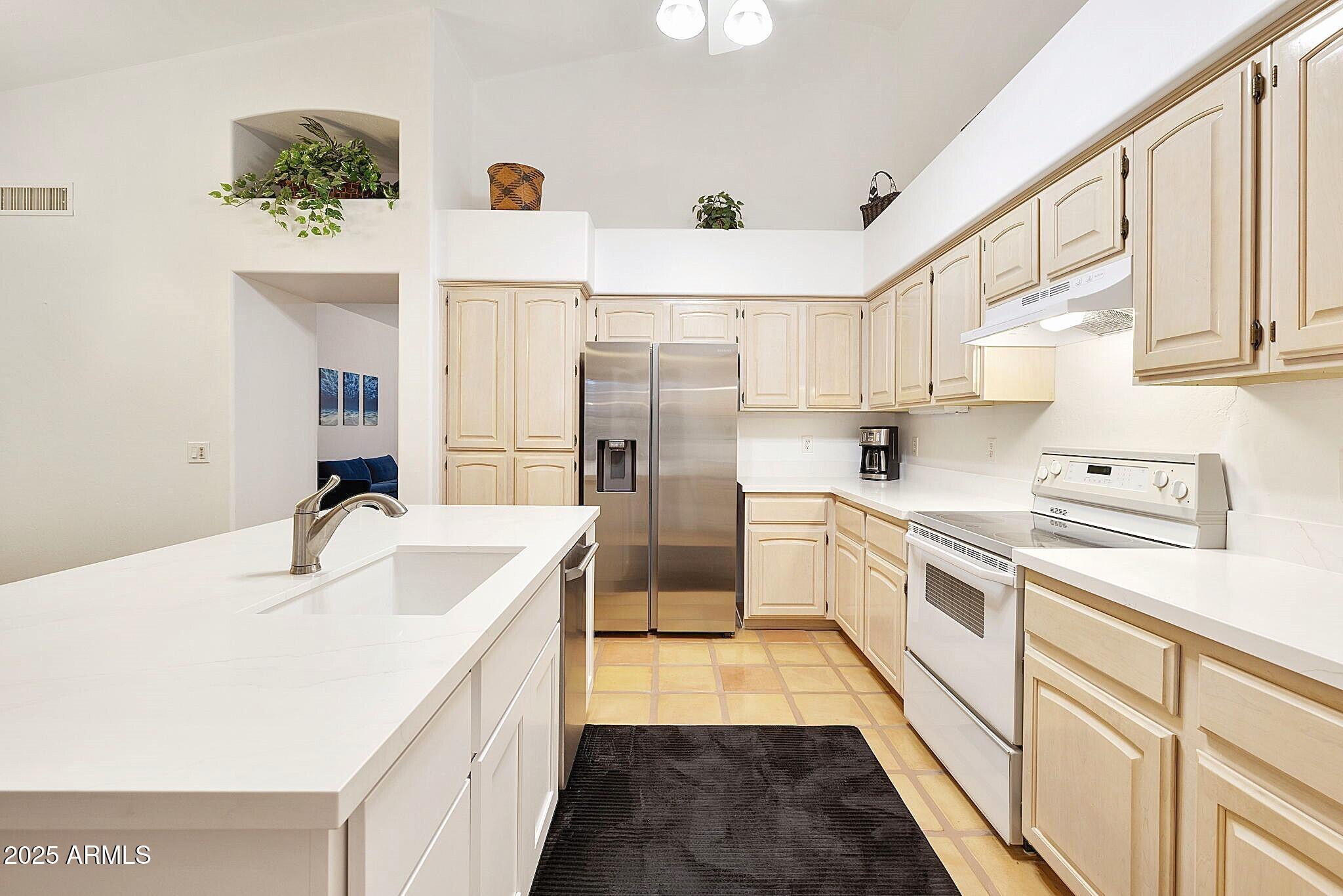 6334 E VIEWMONT Drive 57