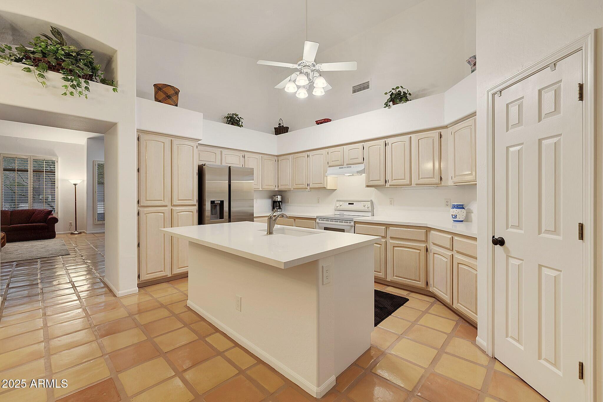 6334 E VIEWMONT Drive 57