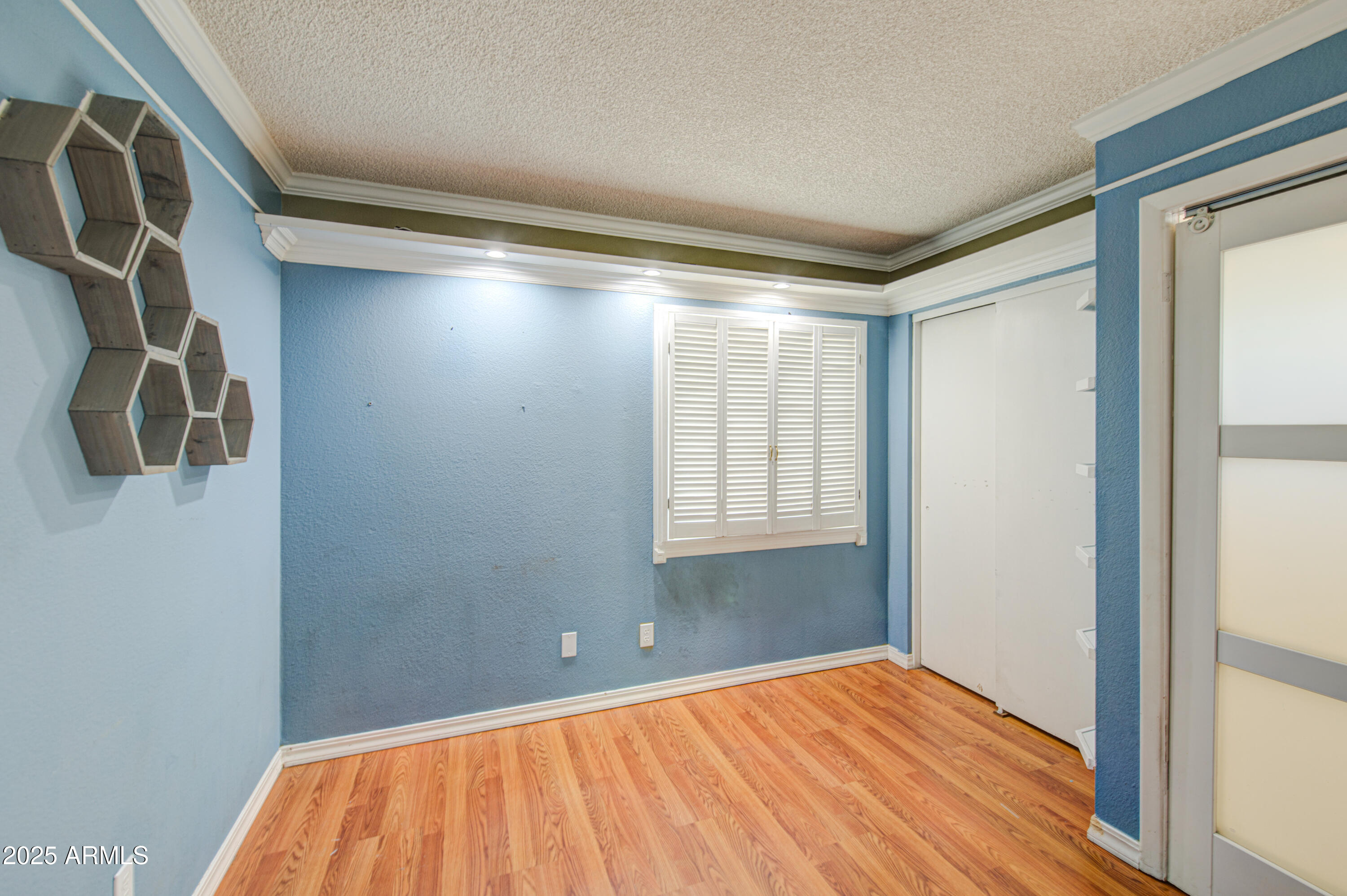 830 E MICHELLE Drive