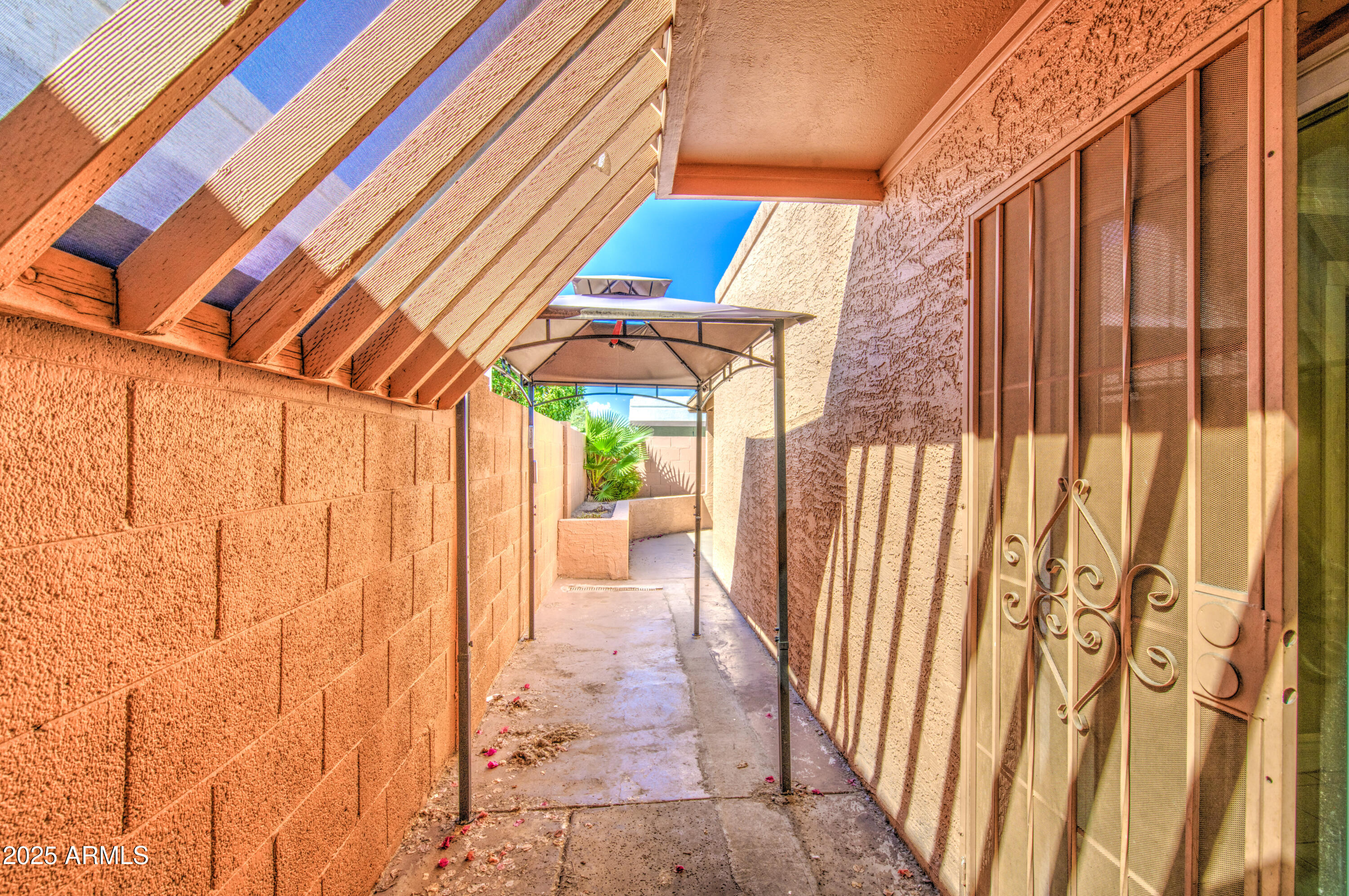 830 E MICHELLE Drive