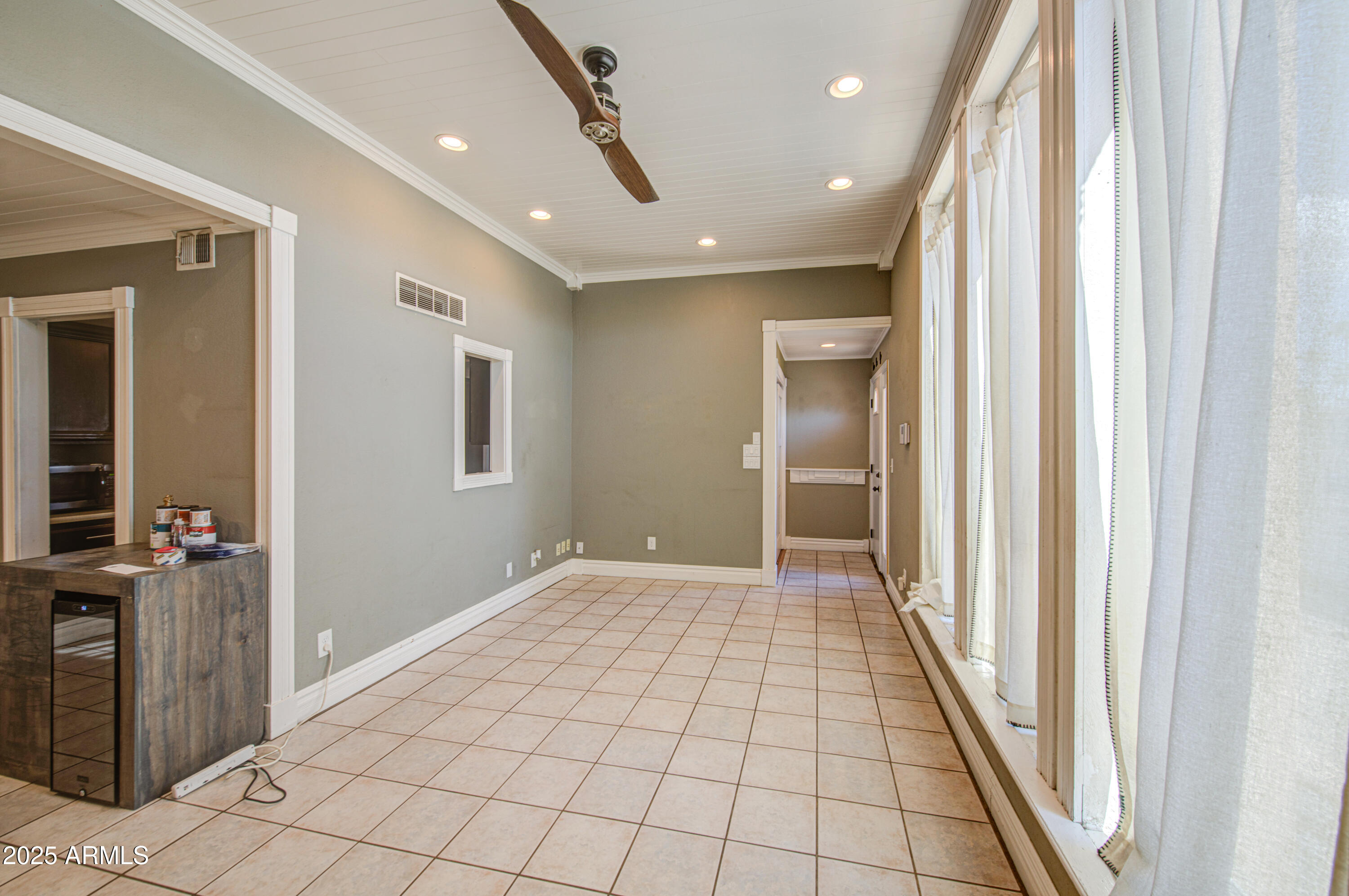 830 E MICHELLE Drive