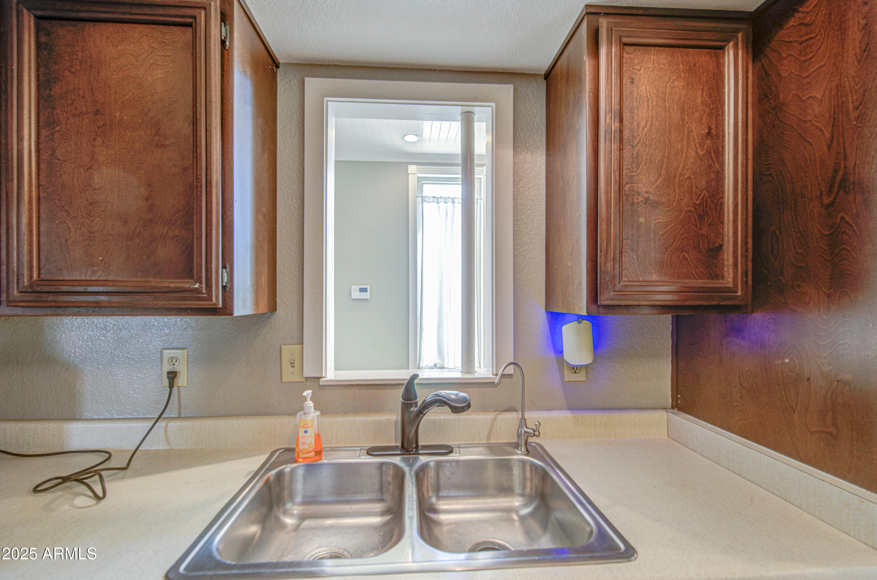 830 E MICHELLE Drive