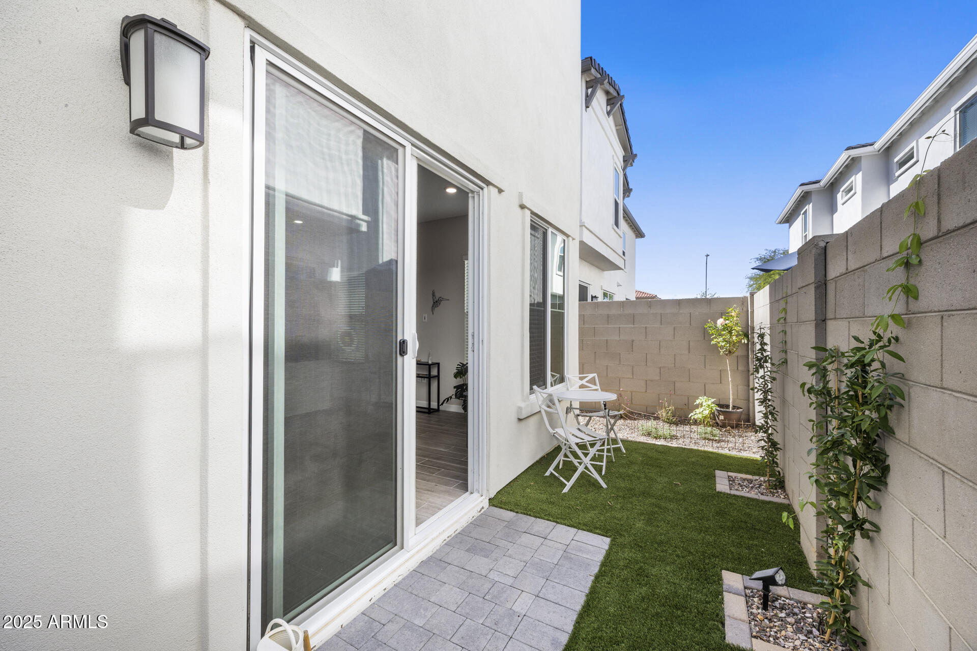 5018 E Hartford Avenue