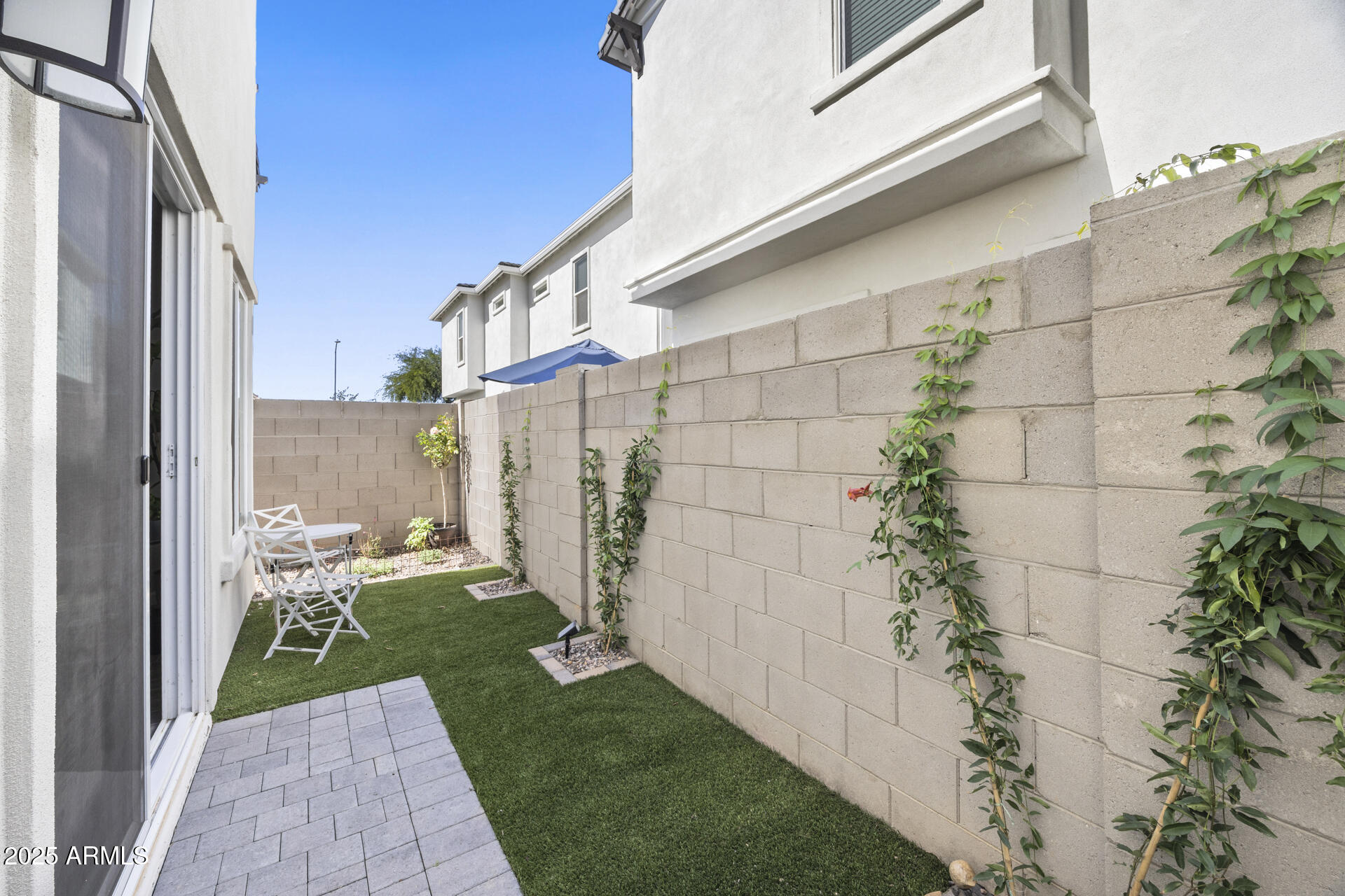 5018 E Hartford Avenue