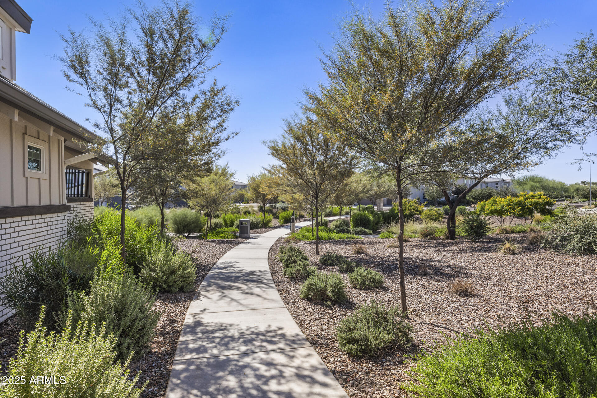 5018 E Hartford Avenue