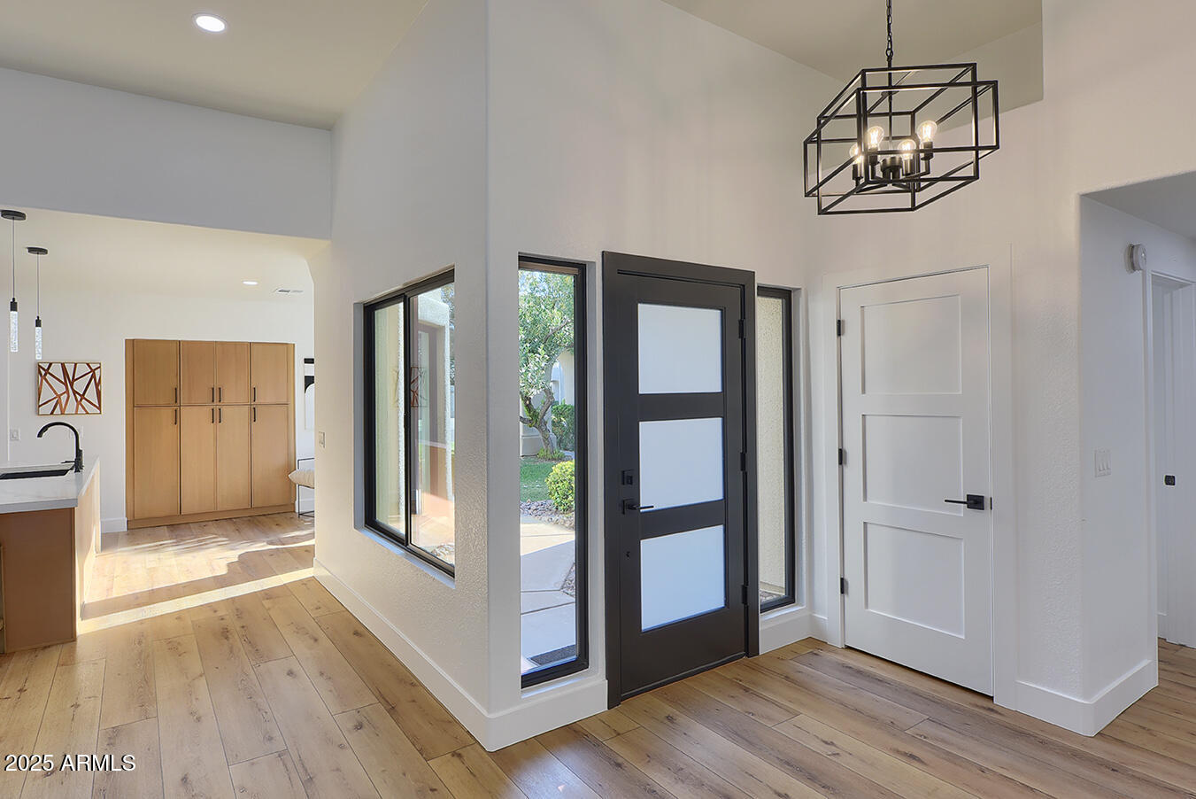 8858 E Meadow Hill Drive