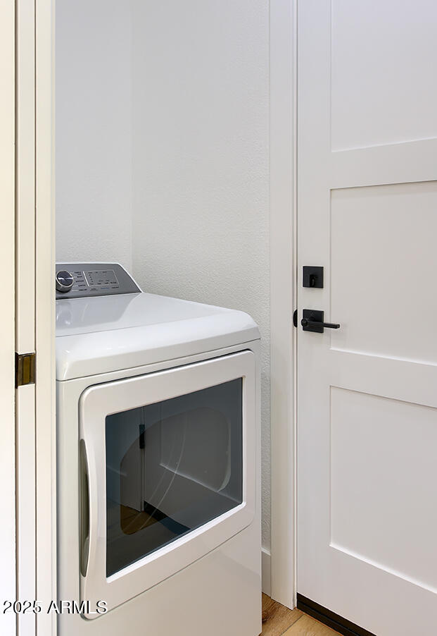 8858 E Meadow Hill Drive