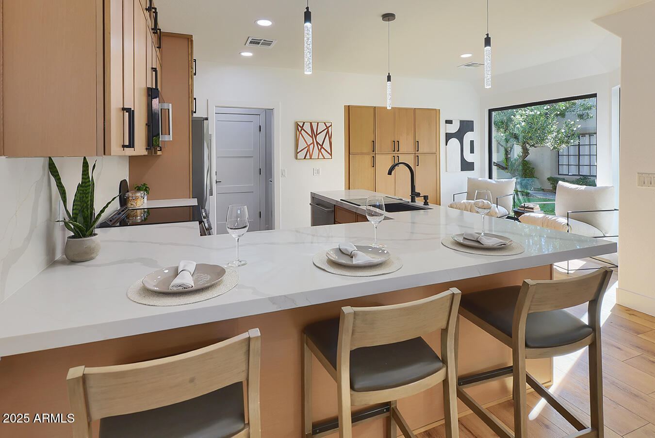 8858 E Meadow Hill Drive