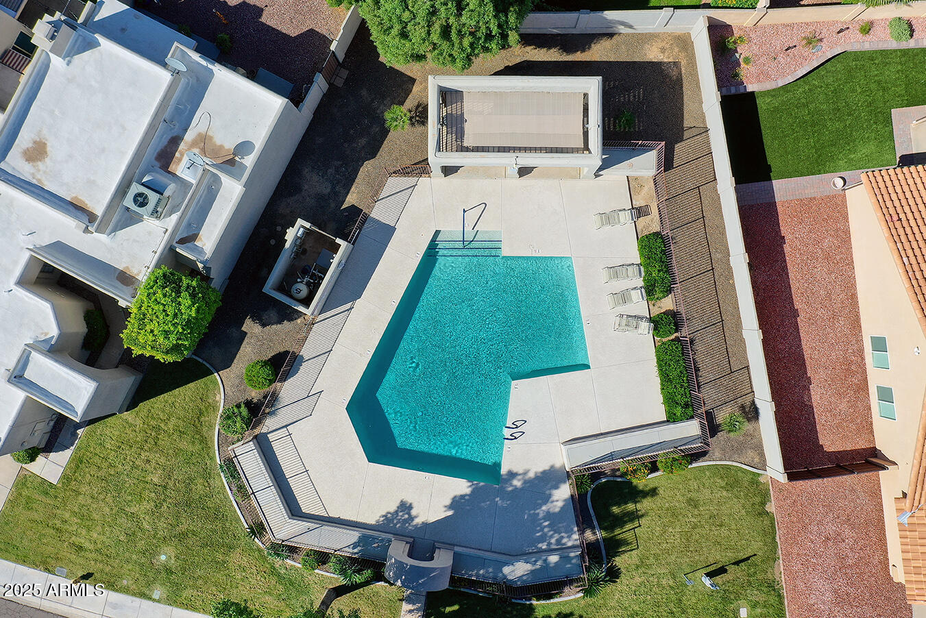 8858 E Meadow Hill Drive