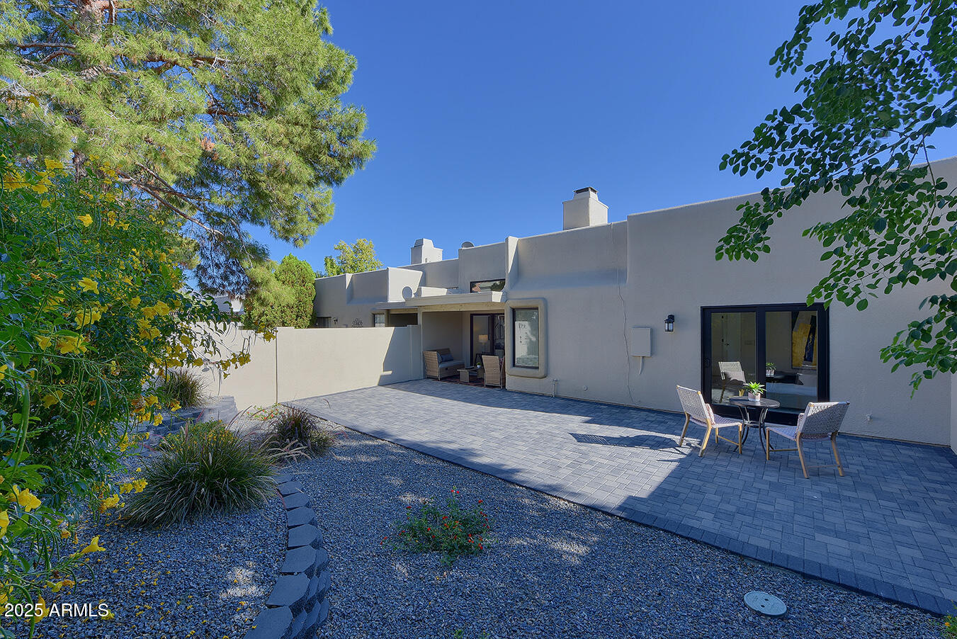 8858 E Meadow Hill Drive