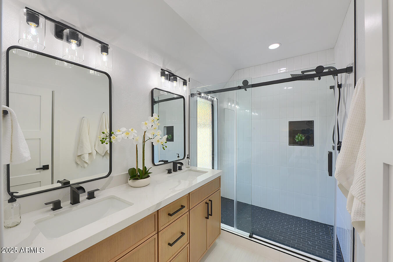 8858 E Meadow Hill Drive