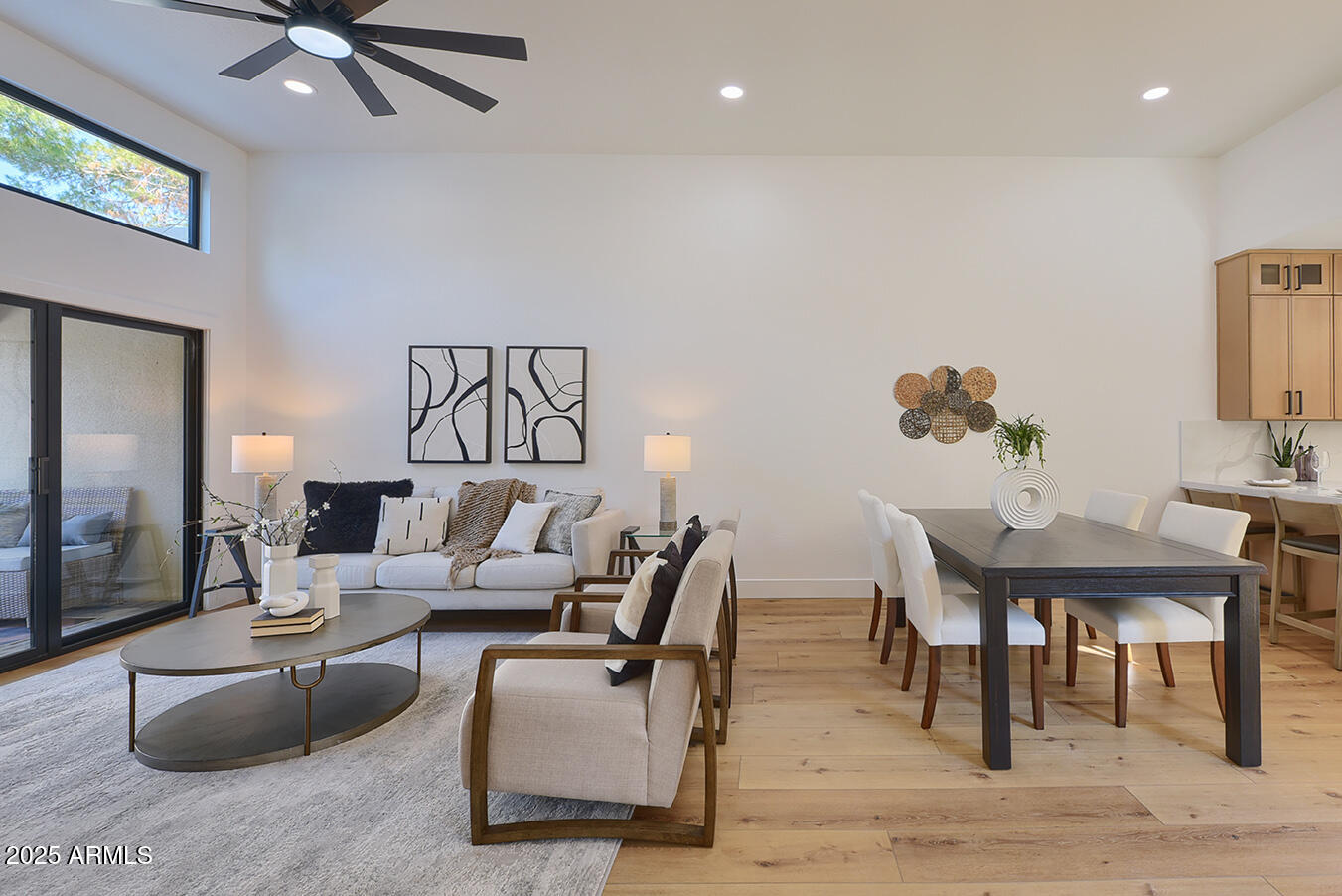 8858 E Meadow Hill Drive