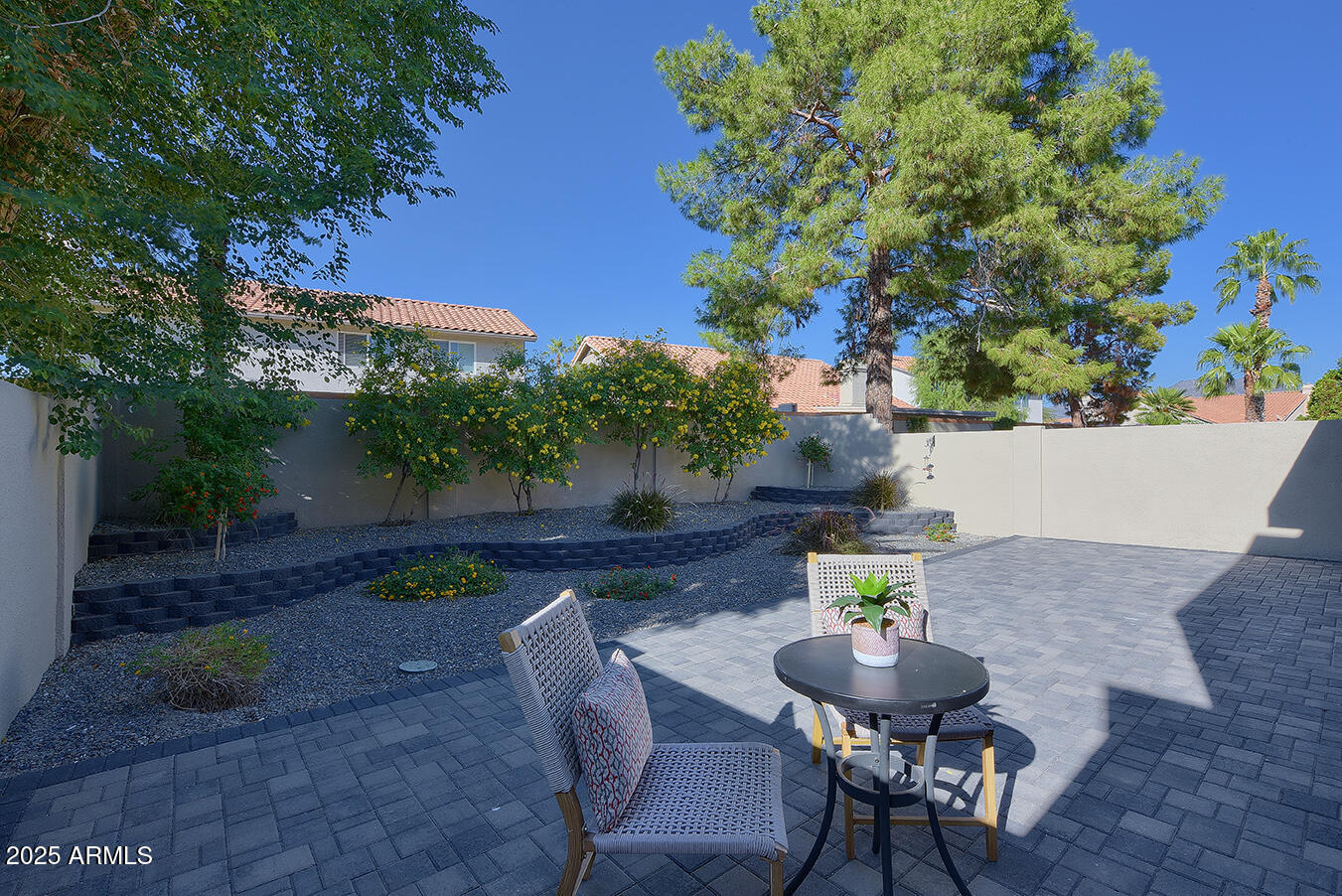 8858 E Meadow Hill Drive