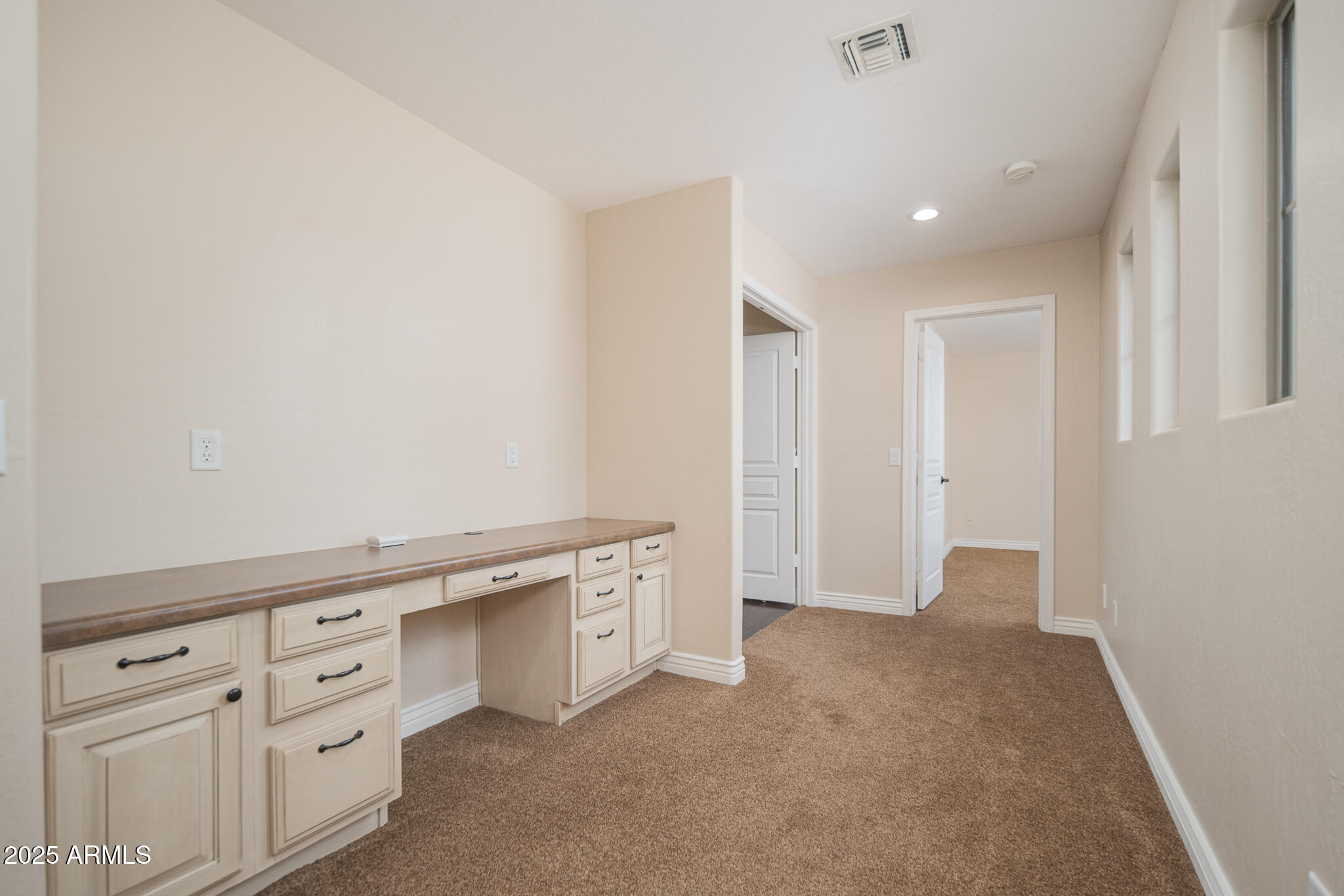 4031 E DESERT FOREST Trail