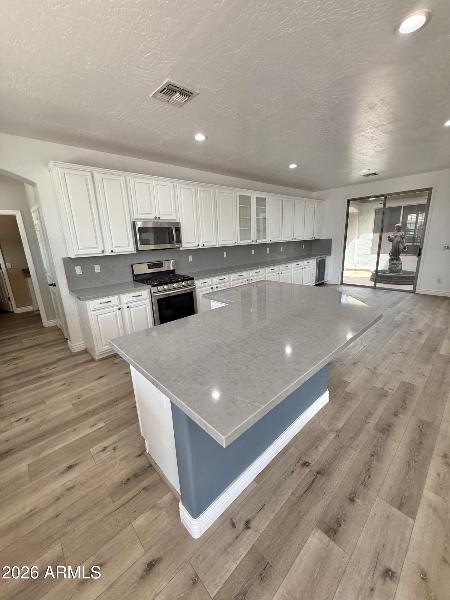 4031 E DESERT FOREST Trail