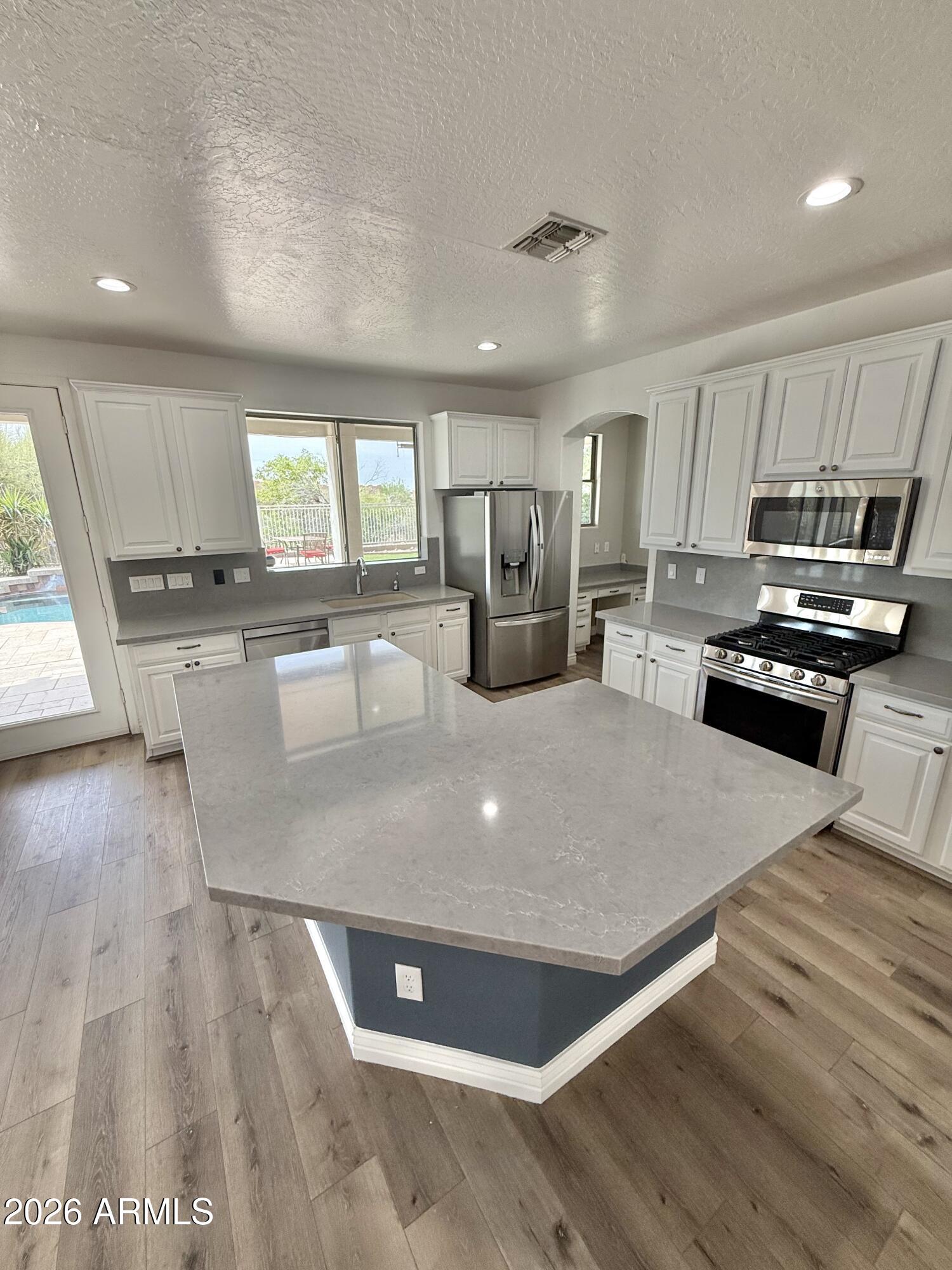 4031 E DESERT FOREST Trail