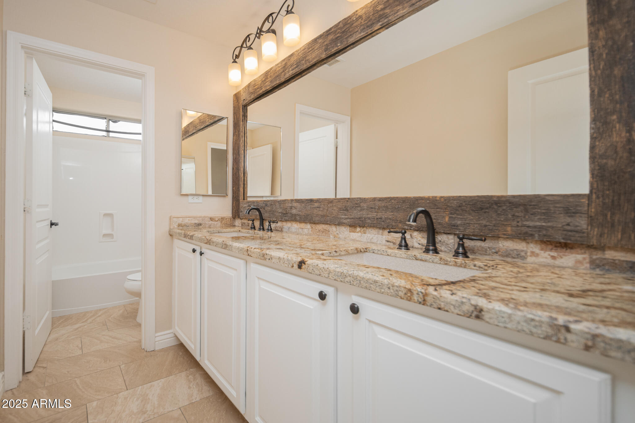 4031 E DESERT FOREST Trail