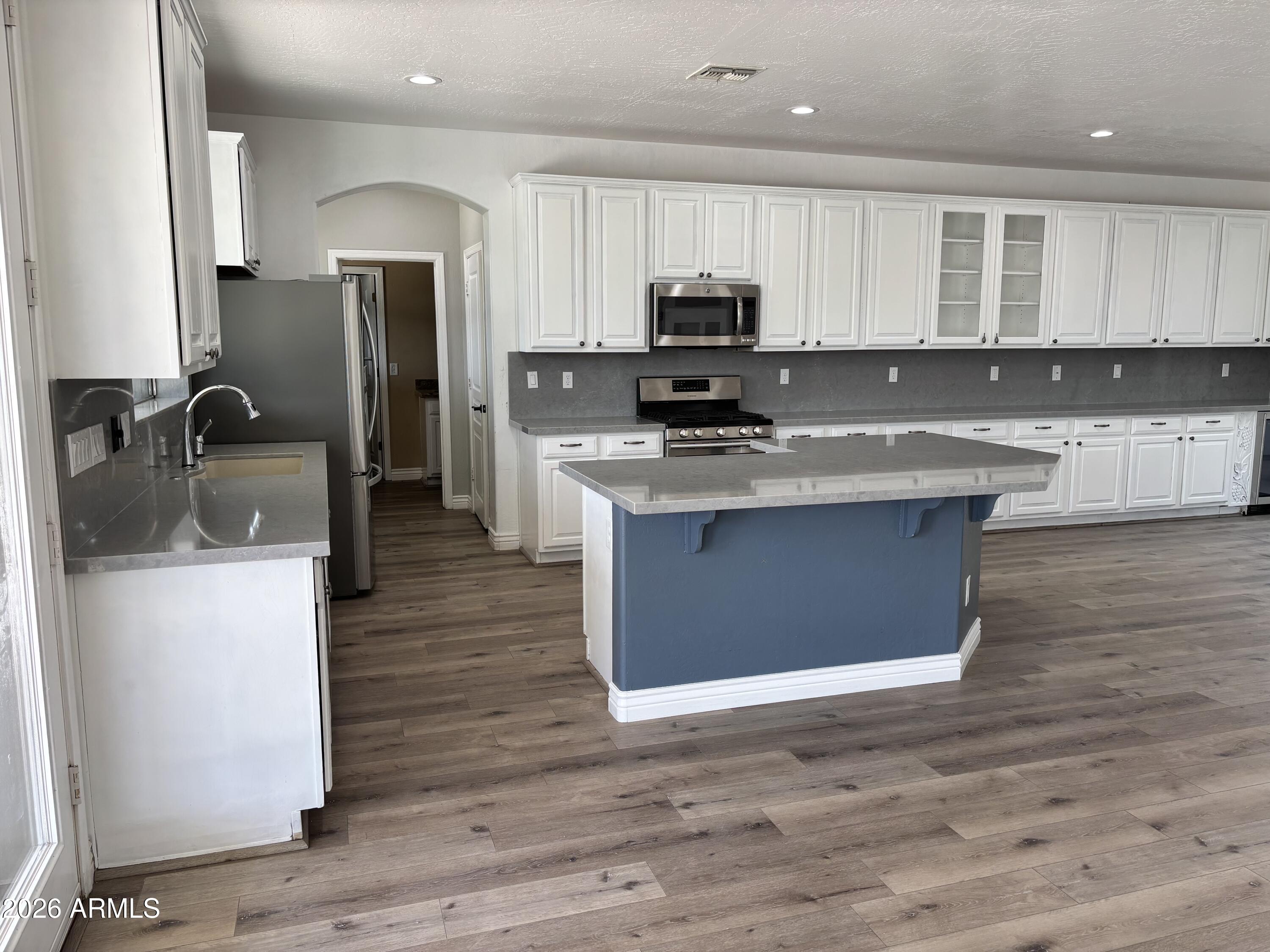 4031 E DESERT FOREST Trail