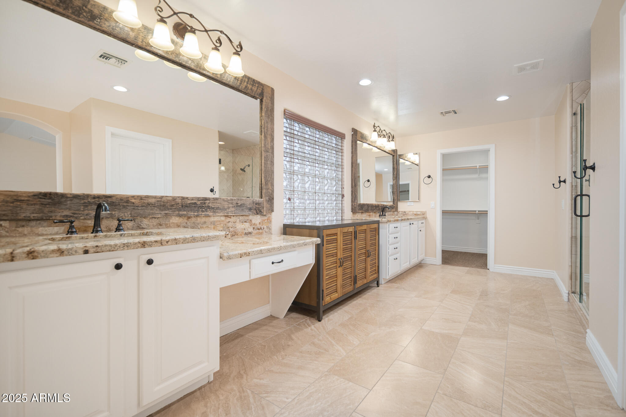 4031 E DESERT FOREST Trail