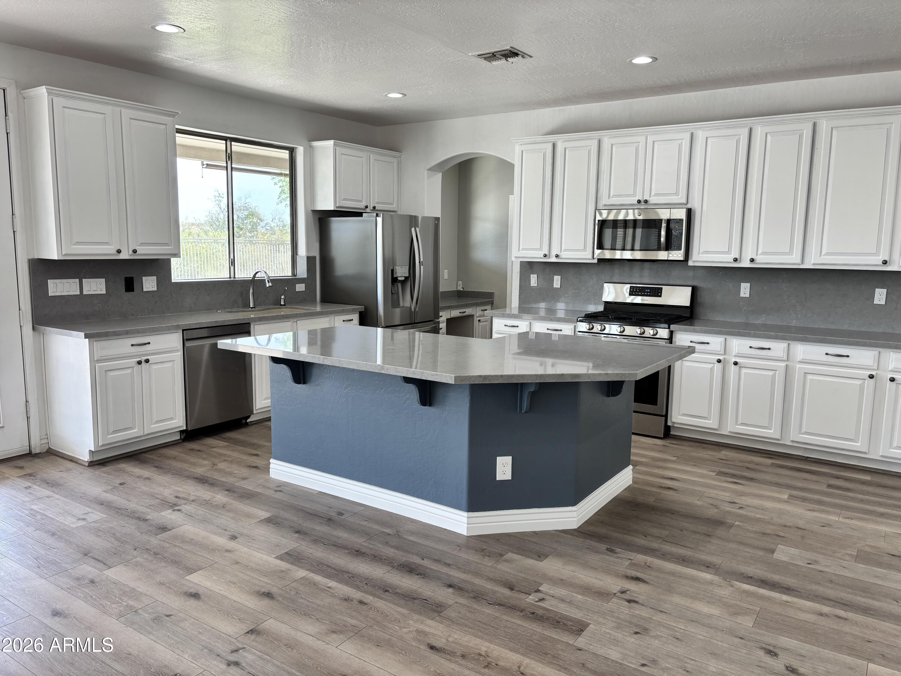 4031 E DESERT FOREST Trail