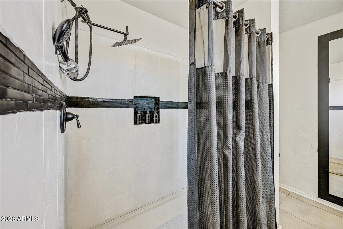 7803 E MACKENZIE Drive