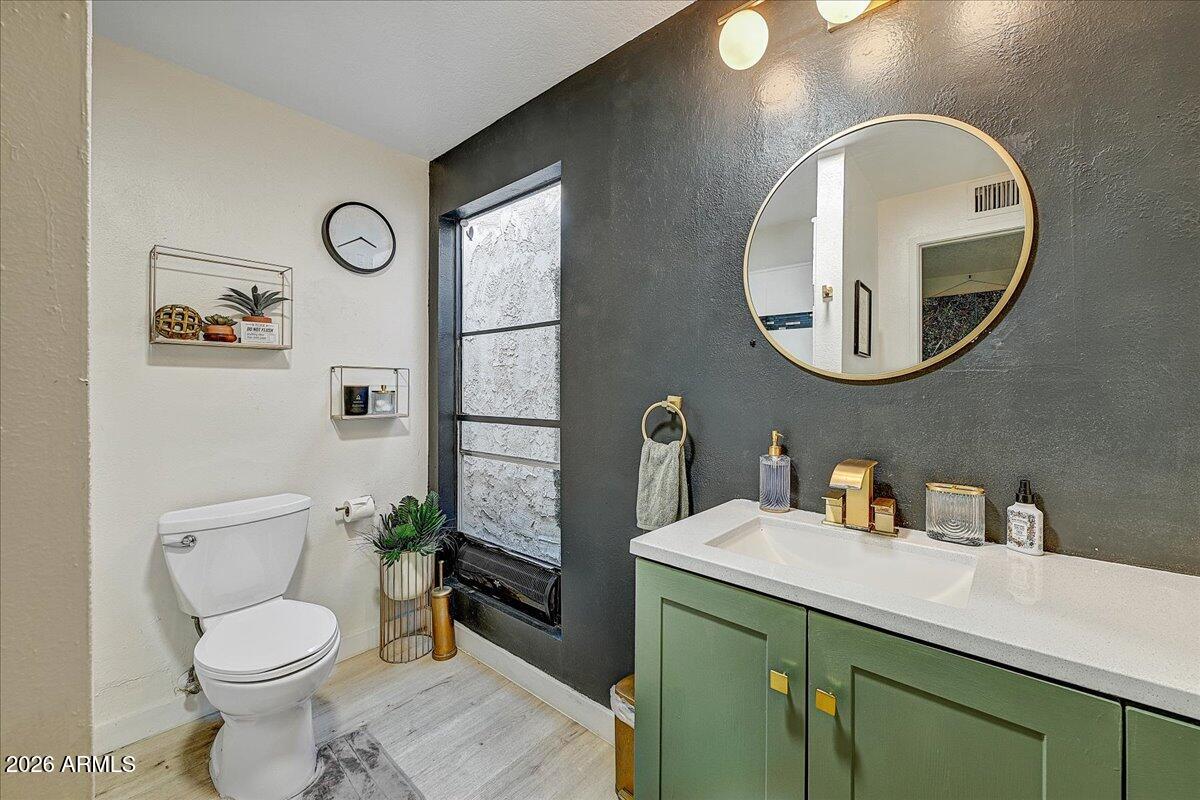 7803 E MACKENZIE Drive