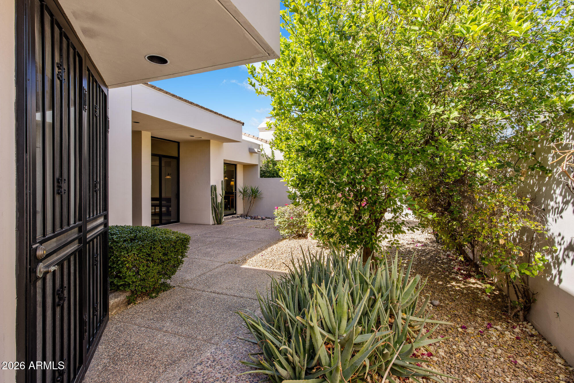 8550 E VISTA BONITA Drive