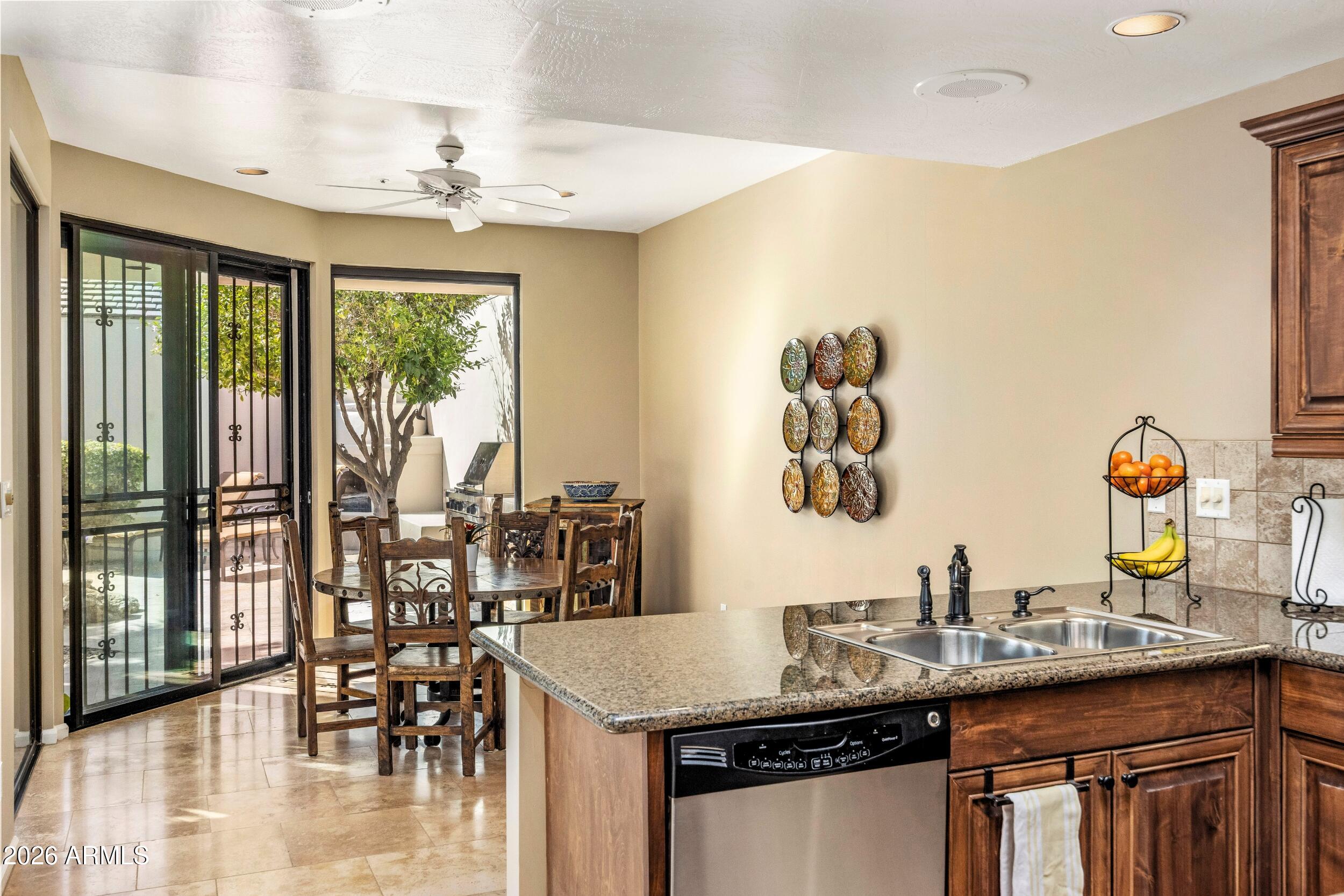8550 E VISTA BONITA Drive
