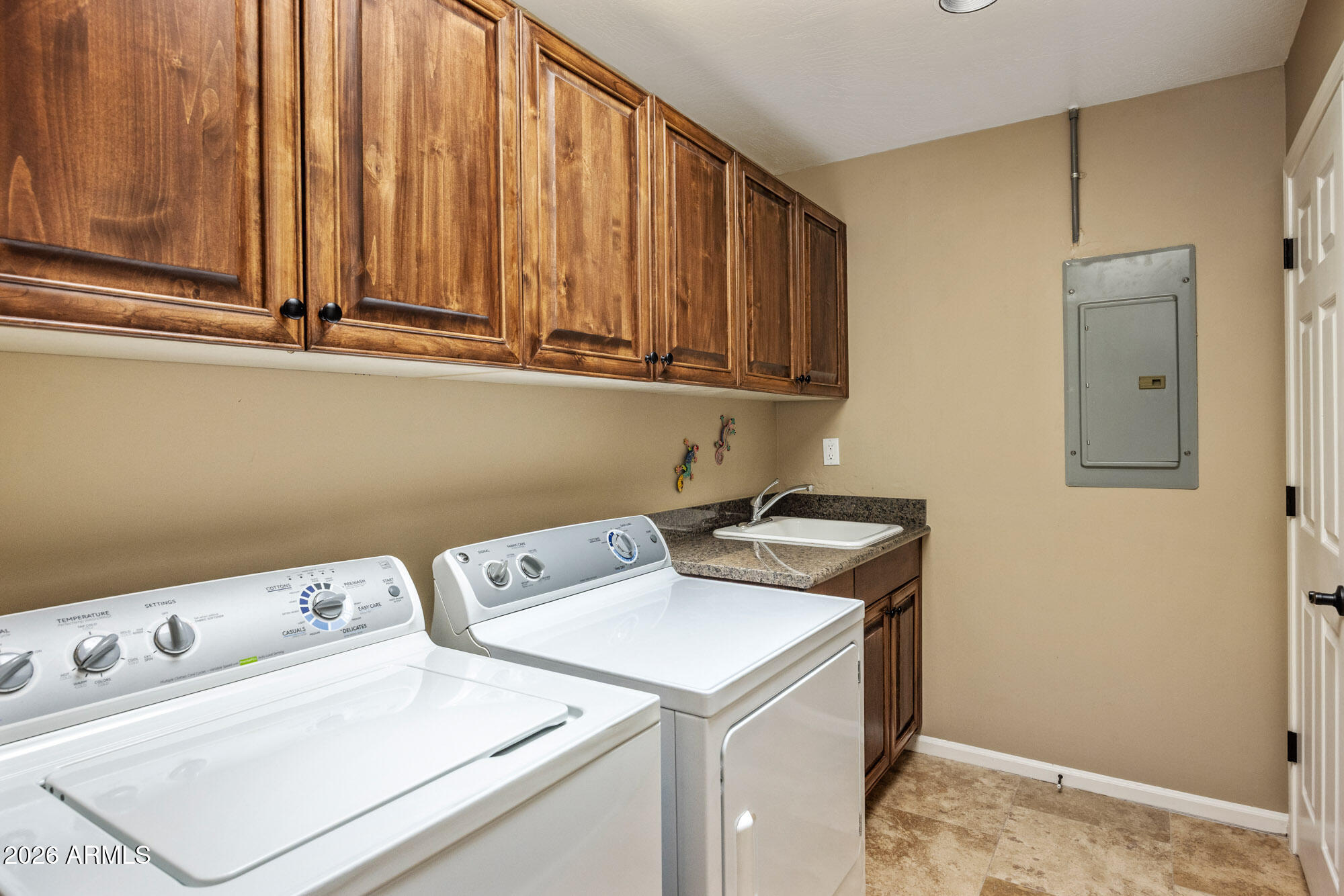 8550 E VISTA BONITA Drive